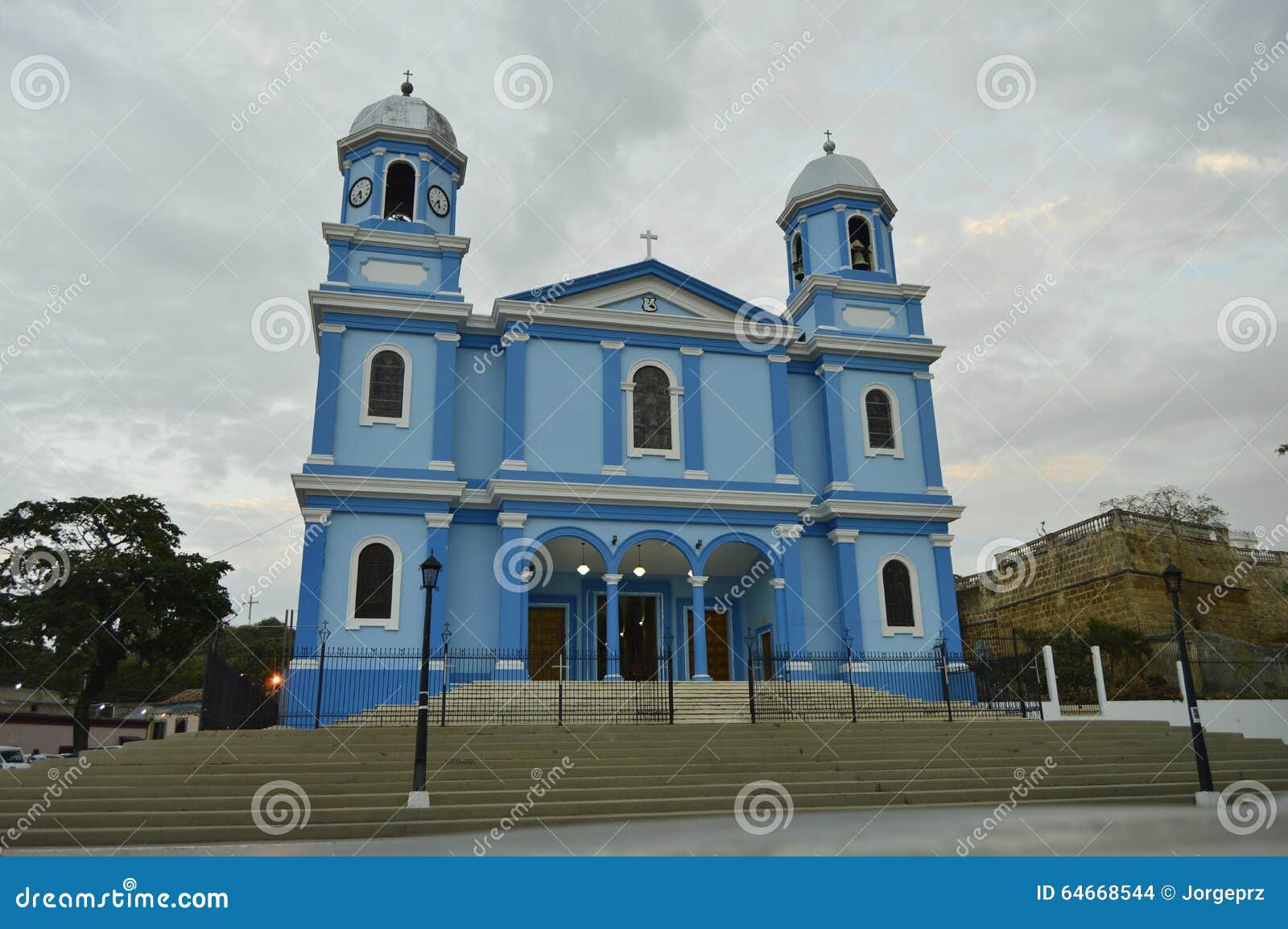Iglesia católica azul foto de archivo. Imagen de venezuela - 64668544 Iglesia católica azul foto de archivo. Imagen de venezuela - 64668544
