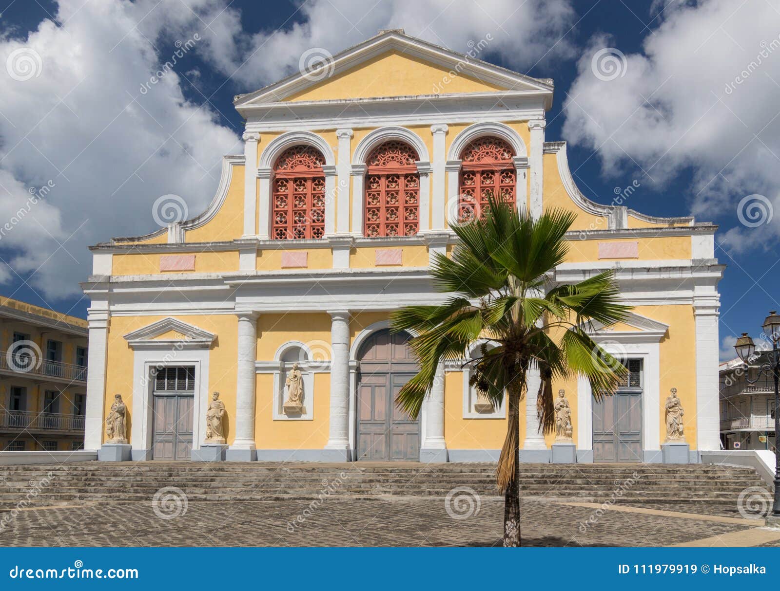 Iglesia Católica De San Pedro Y De San Pablo En Pointe-a-Pitre, Capital De Guadalupe, Del Caribe Imagen de archivo - Imagen de edificio, vendimia: 111979919 Iglesia Católica De San Pedro Y De San Pablo En Pointe-a-Pitre, Capital De Guadalupe, Del Caribe Imagen de archivo - Imagen de edificio, vendimia: 111979919