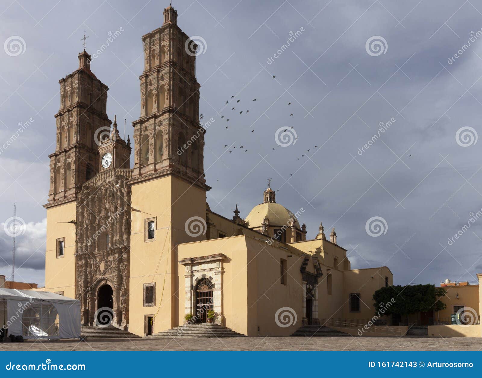 Iglesia De La Virgen De Los Dolores En Dolores Hidalgo, Guanajuato Imagen de archivo - Imagen de ciudad, pronunciado: 161742143 Iglesia De La Virgen De Los Dolores En Dolores Hidalgo, Guanajuato Imagen de archivo - Imagen de ciudad, pronunciado: 161742143