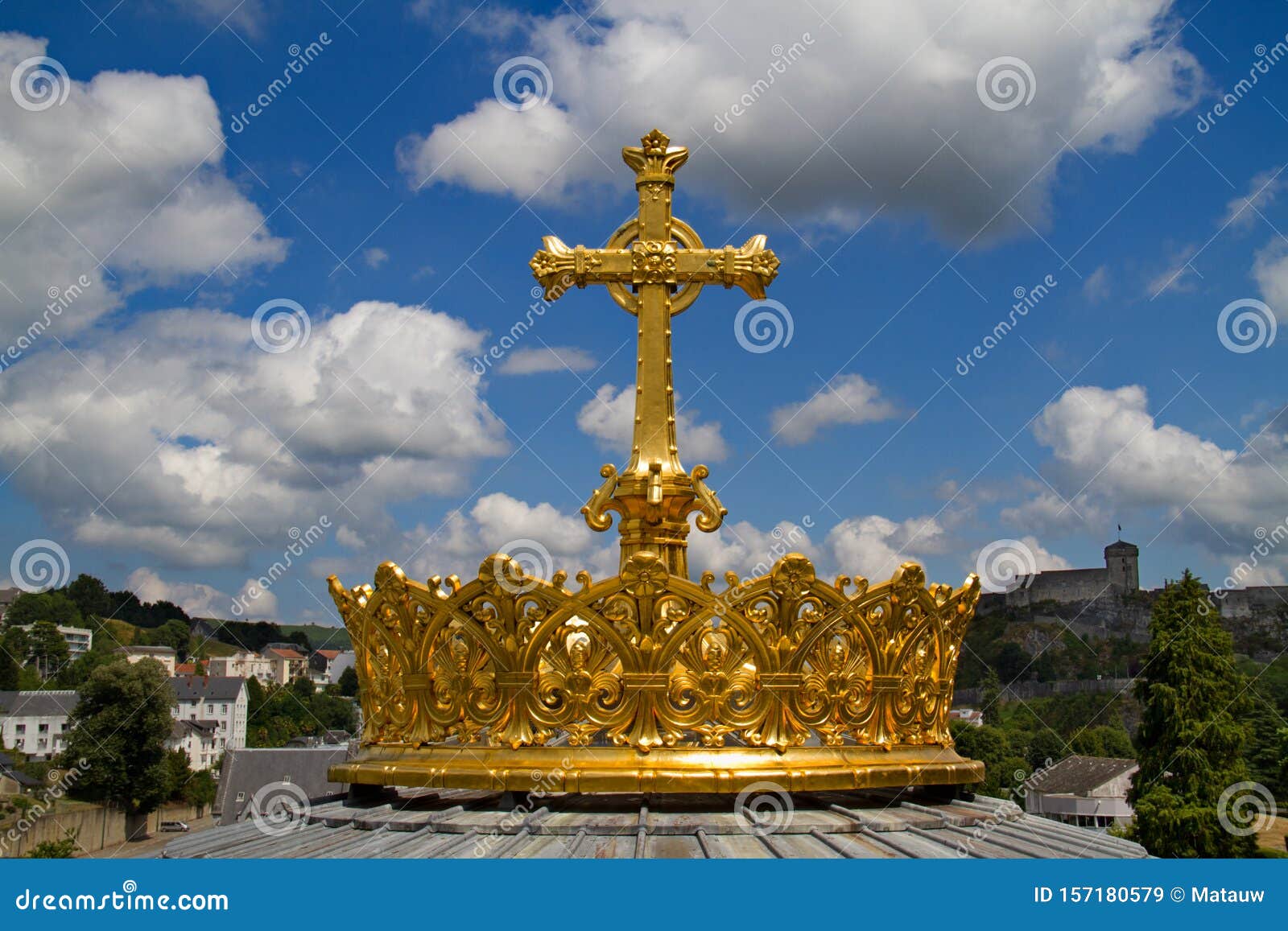 Iglesia de Lourdes imagen de archivo. Imagen de francia - 157180579