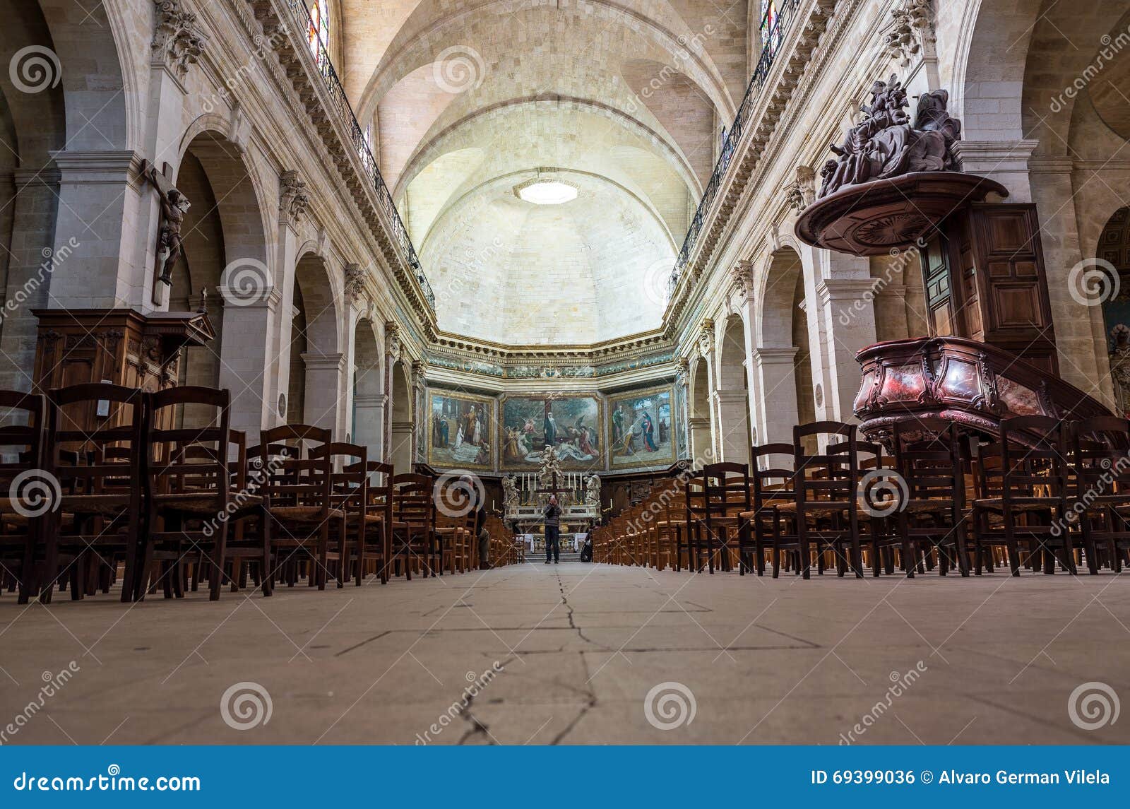 Iglesia De Notre-Dame En Burdeos, Francia Foto editorial - Imagen de dama,  espacio: 69399036