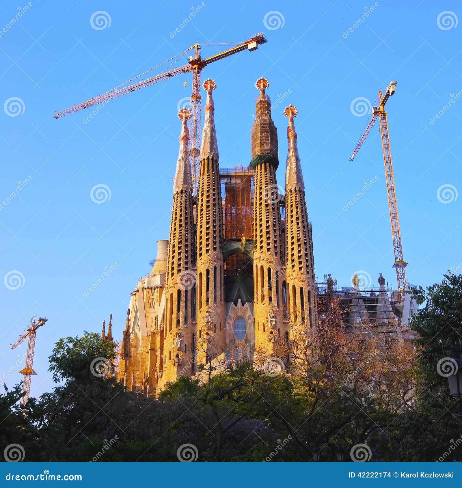 Iglesia De Sagrada Familia En Barcelona Imagen de archivo editorial -  Imagen de antonio, fachada: 42222174