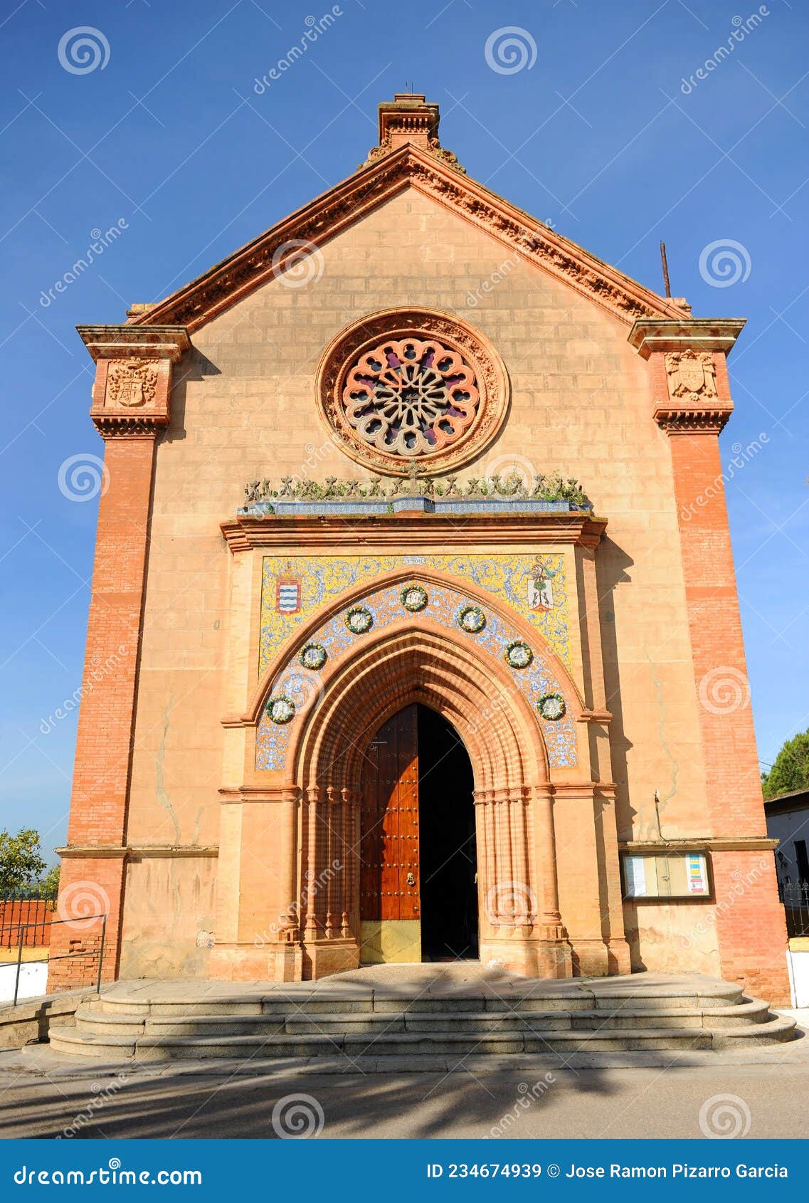 iglesia de san fernando en villanueva del rÃÂ­o y minas, provincia de sevilla, espaÃÂ±a