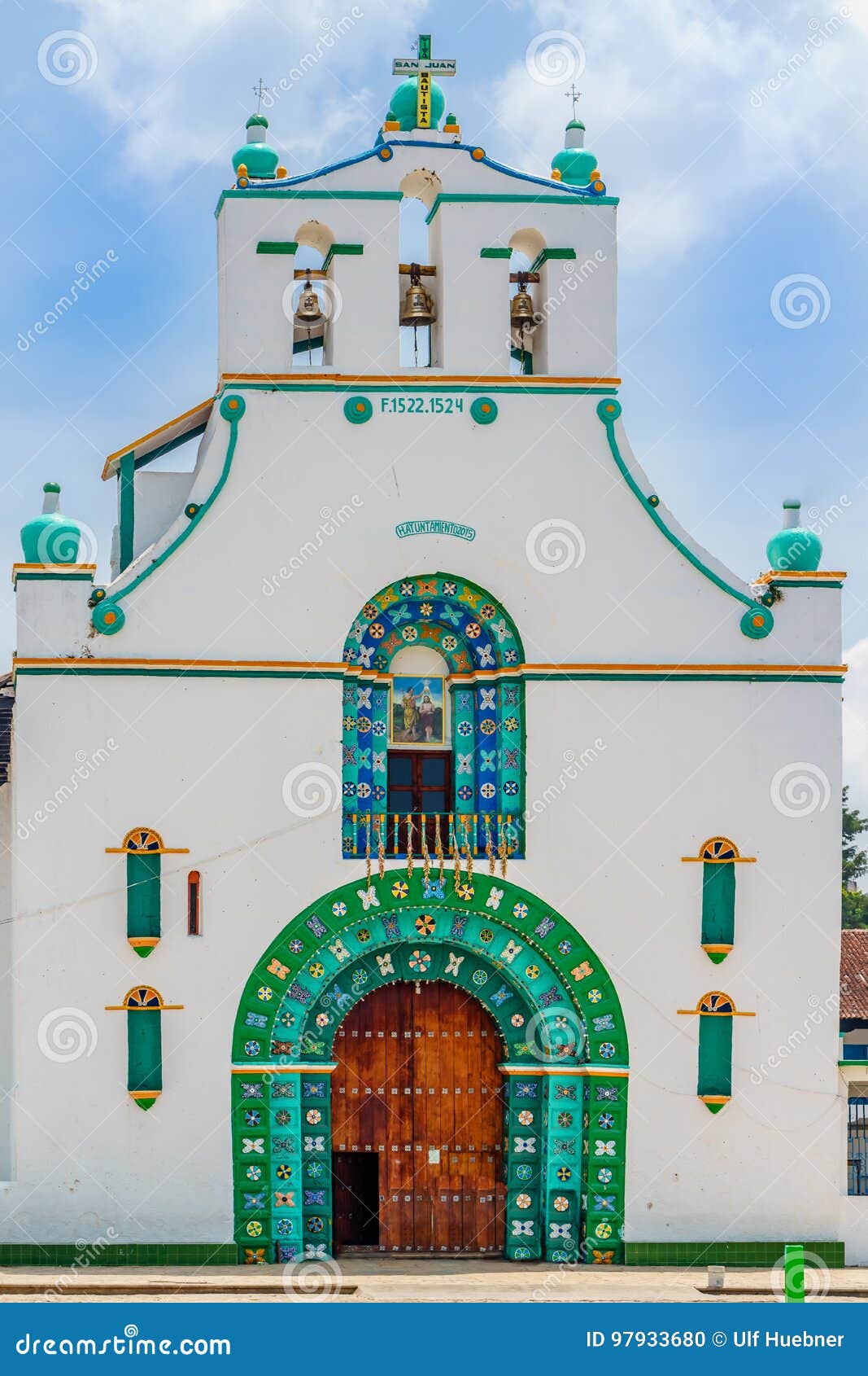 Iglesia De San Juan Chamula Por San Cristobal De Las Casas En México Foto  de archivo - Imagen de herencia, casa: 97933680
