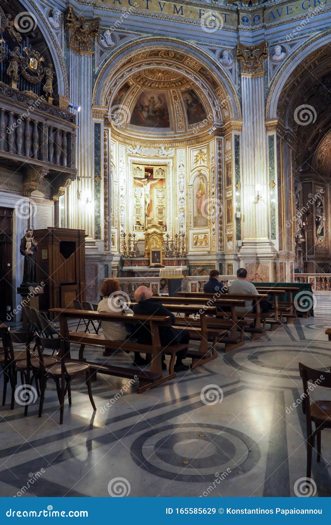 Iglesia De Santa Maria Di Loreto En Roma, Italia Imagen de archivo  editorial - Imagen de apenas, monumento: 165585629