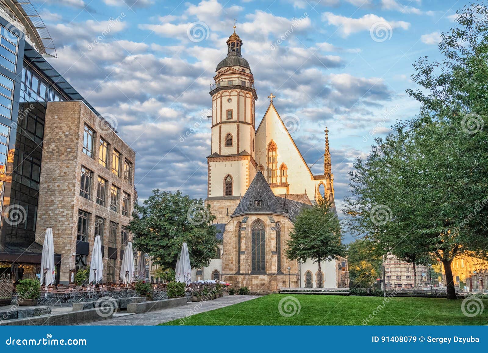 Iglesia de St Thomas en Leipzig. Santo Thomas Church en Leipzig, Sajonia, Alemania