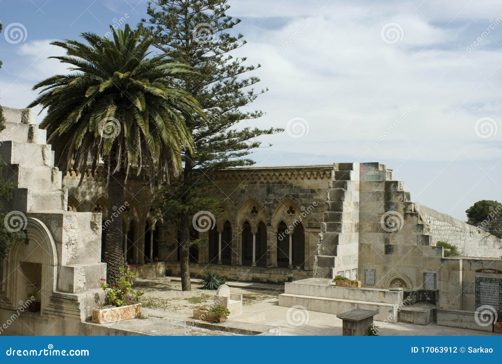Iglesia Del Padrenuestro Noster, Jerusalén Foto de archivo - Imagen de  montaje, vista: 17063912
