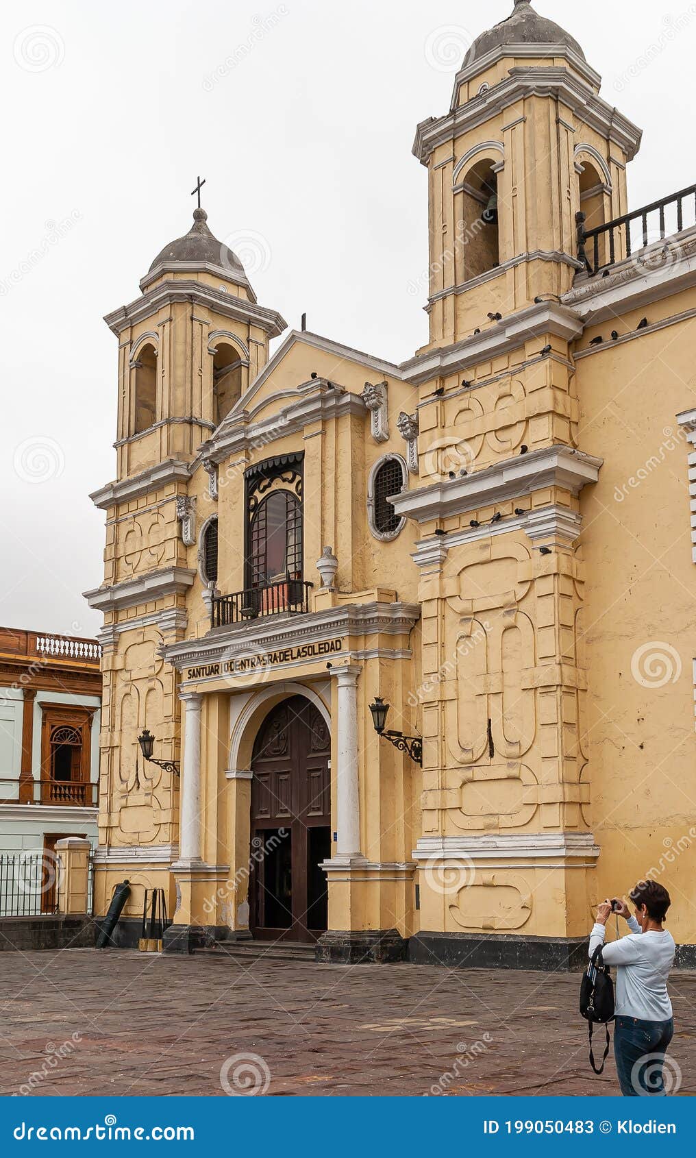 Iglesia Del Santuario De Nuestra Señora De La Soledad En Lima, Perú Foto de  archivo editorial - Imagen de fachada, nuestro: 199050483
