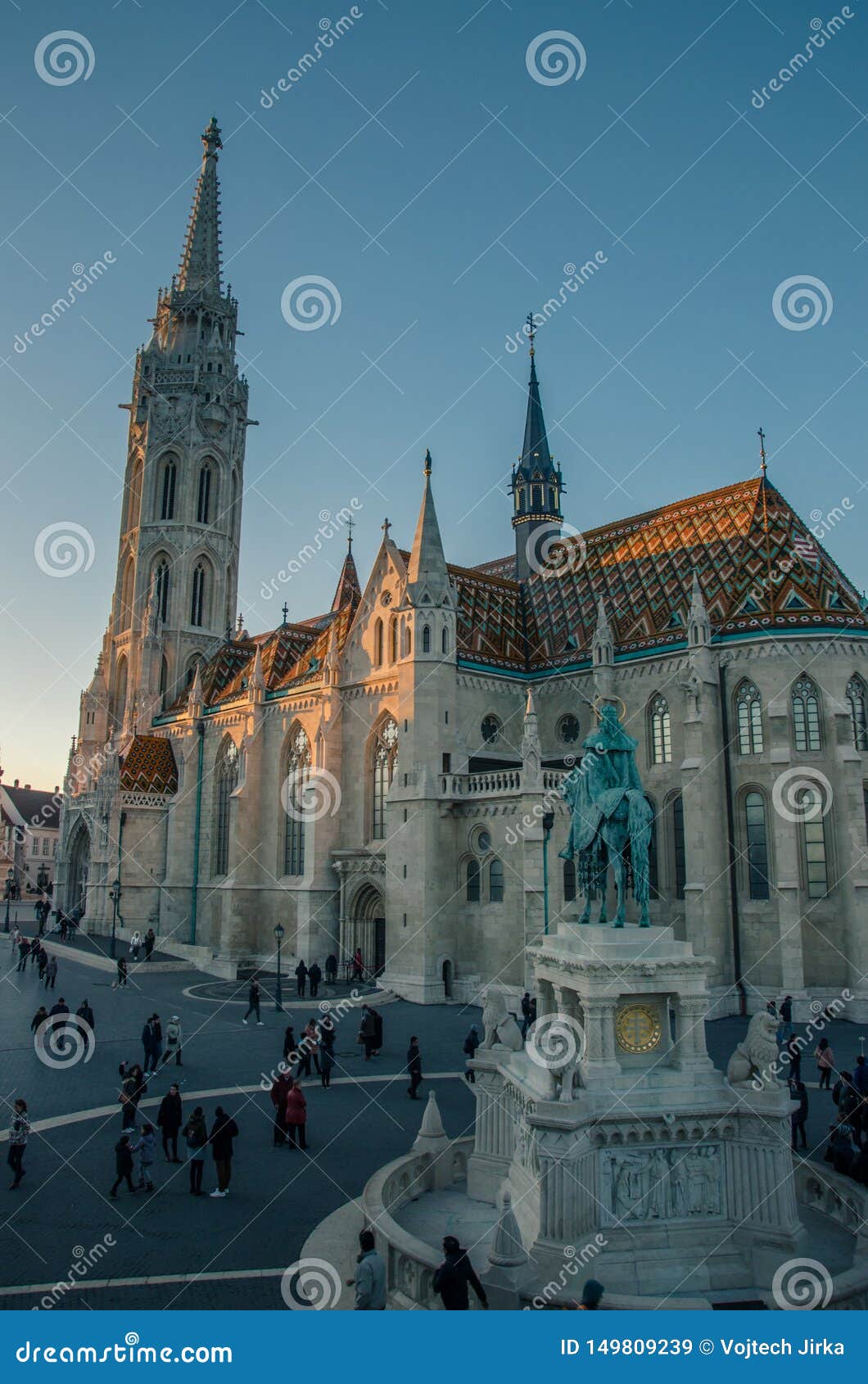 Iglesia En El Bastión Del Pescador, Budapest, Hungría De Matías Imagen de archivo editorial - Imagen de capilla, pescador: 149809239 Iglesia En El Bastión Del Pescador, Budapest, Hungría De Matías Imagen de archivo editorial - Imagen de capilla, pescador: 149809239