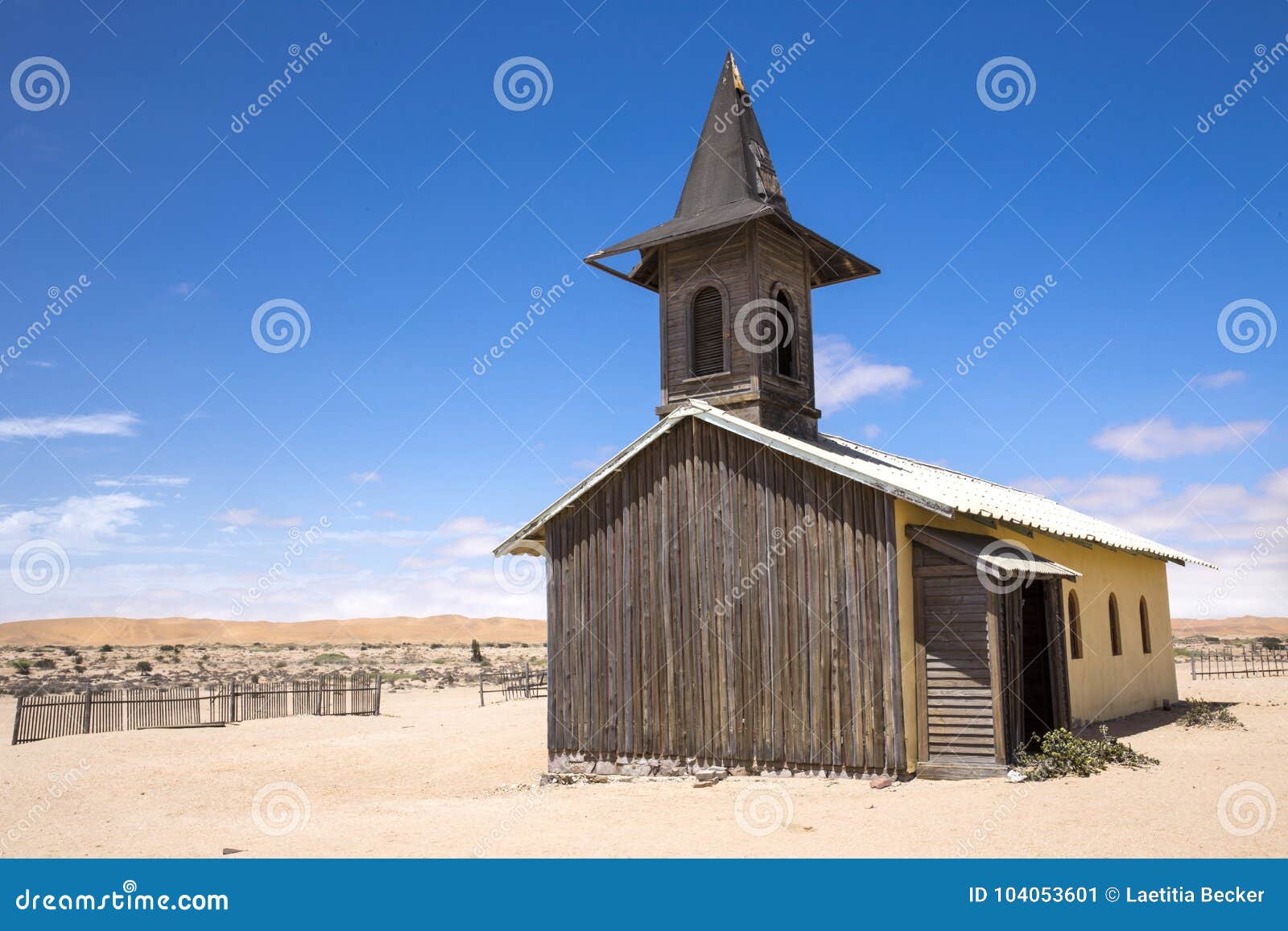 Iglesia En El Desierto De Namib Imagen de archivo - Imagen de ambiente,  nafta: 104053601