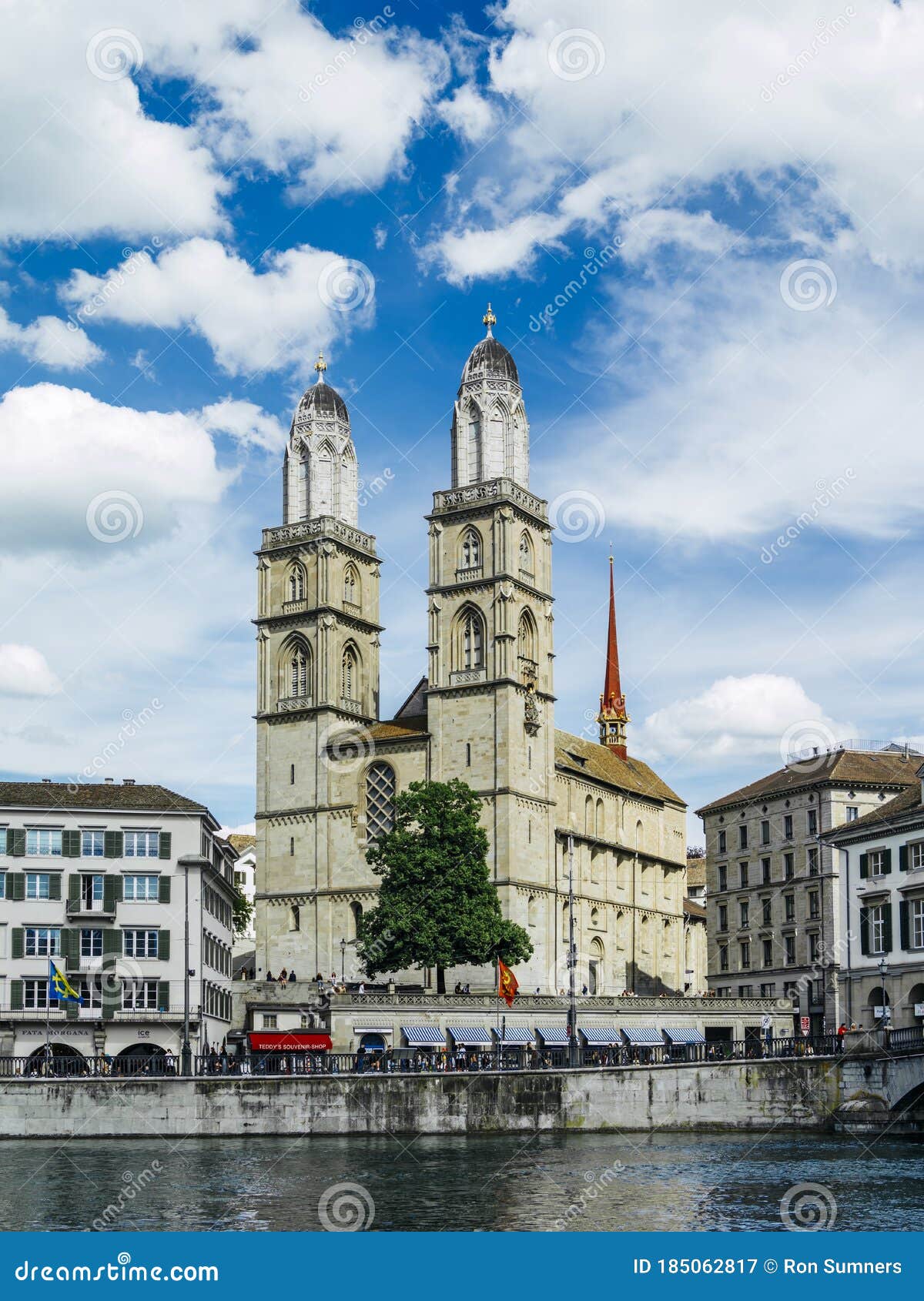 Iglesia Grossmunster En Zurich Suiza Fotografía editorial - Imagen de  historia, ciudad: 185062817