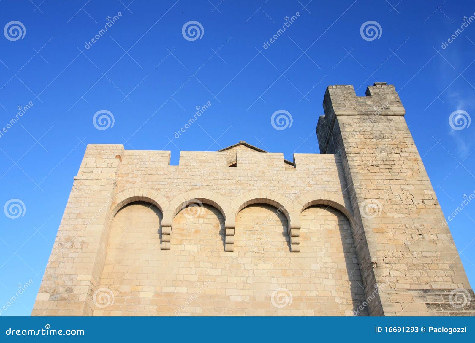 Iglesia Medieval De Saintes Maries De La Mer Imagen de archivo Imagen