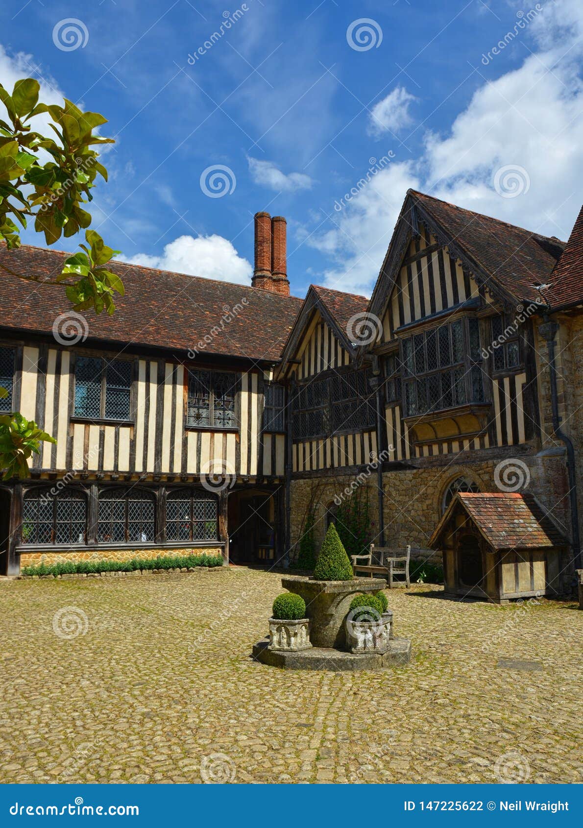 Igtham Mote Courtyard Medieval Manor House Editorial Photography Image Of Historical Century