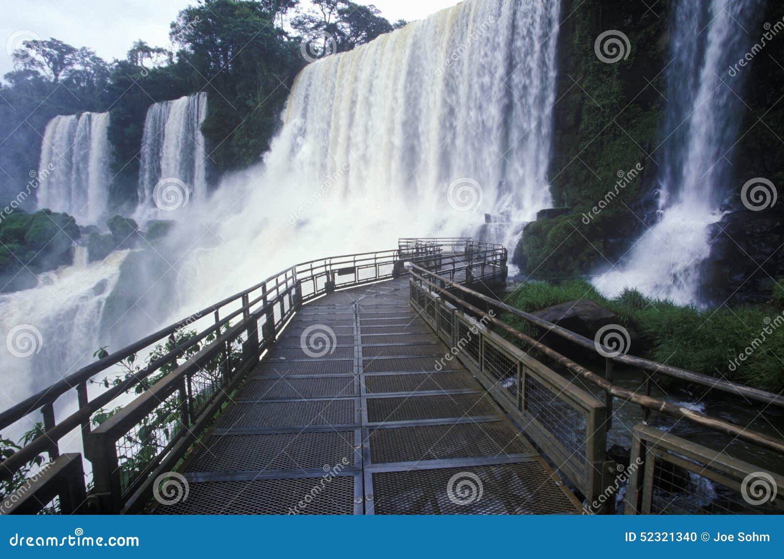 iguazu waterfalls in parque nacional iguazu, border of brazil and argentina
