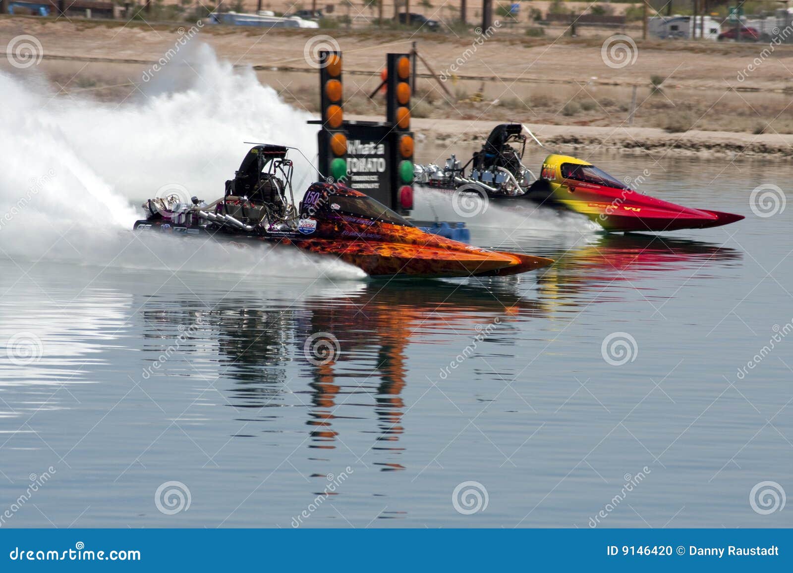 IHBA Hydroplane Boat Race Duel In The Desert Editorial ...