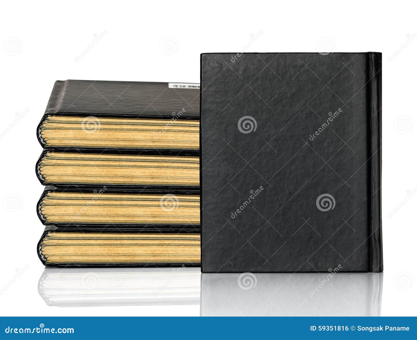 Il Libro Nero Chiuso Sta Mettendo Sul Fondo Bianco Fotografia Stock Immagine di oggetto, nero