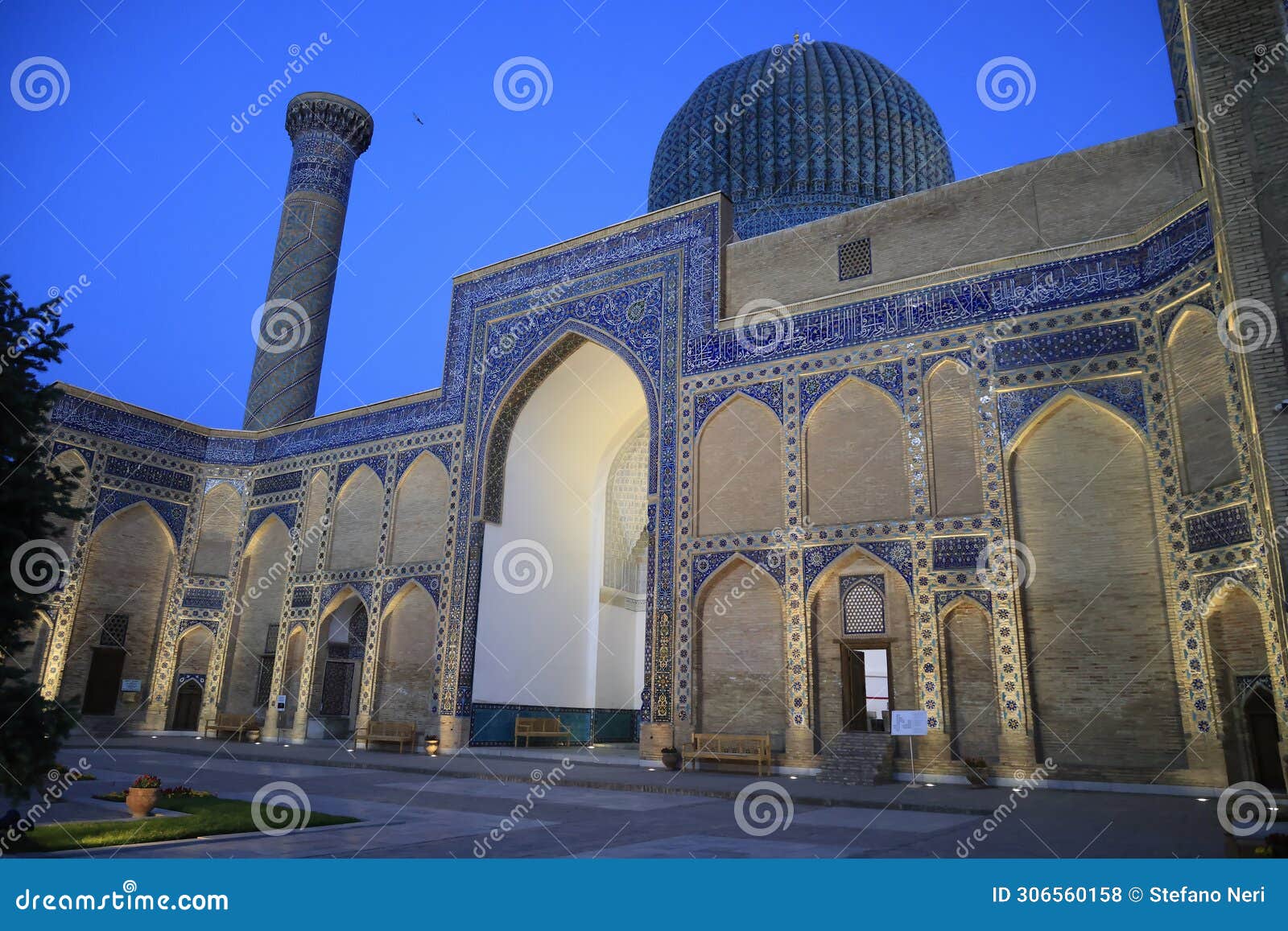 il mausoleo di tamerlano alla sera, samarcanda, uzbekistan