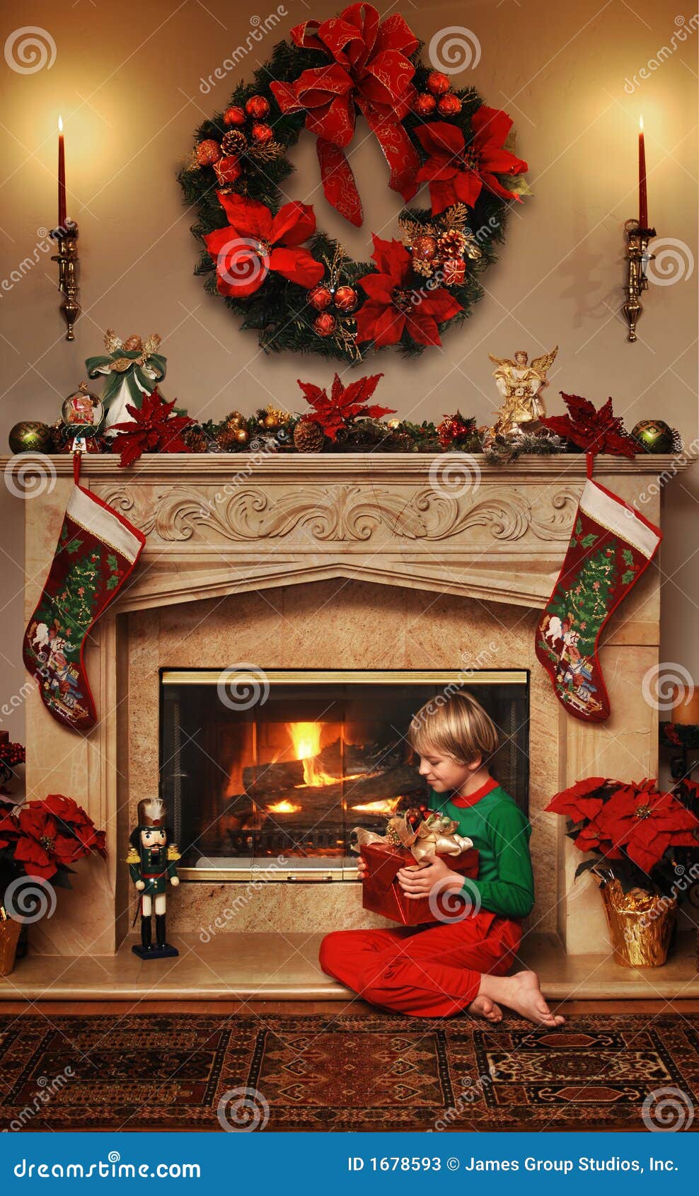 Il Mio Regalo Di Natale.Il Mio Regalo Di Natale Immagine Stock Immagine Di Poinsettia 1678593