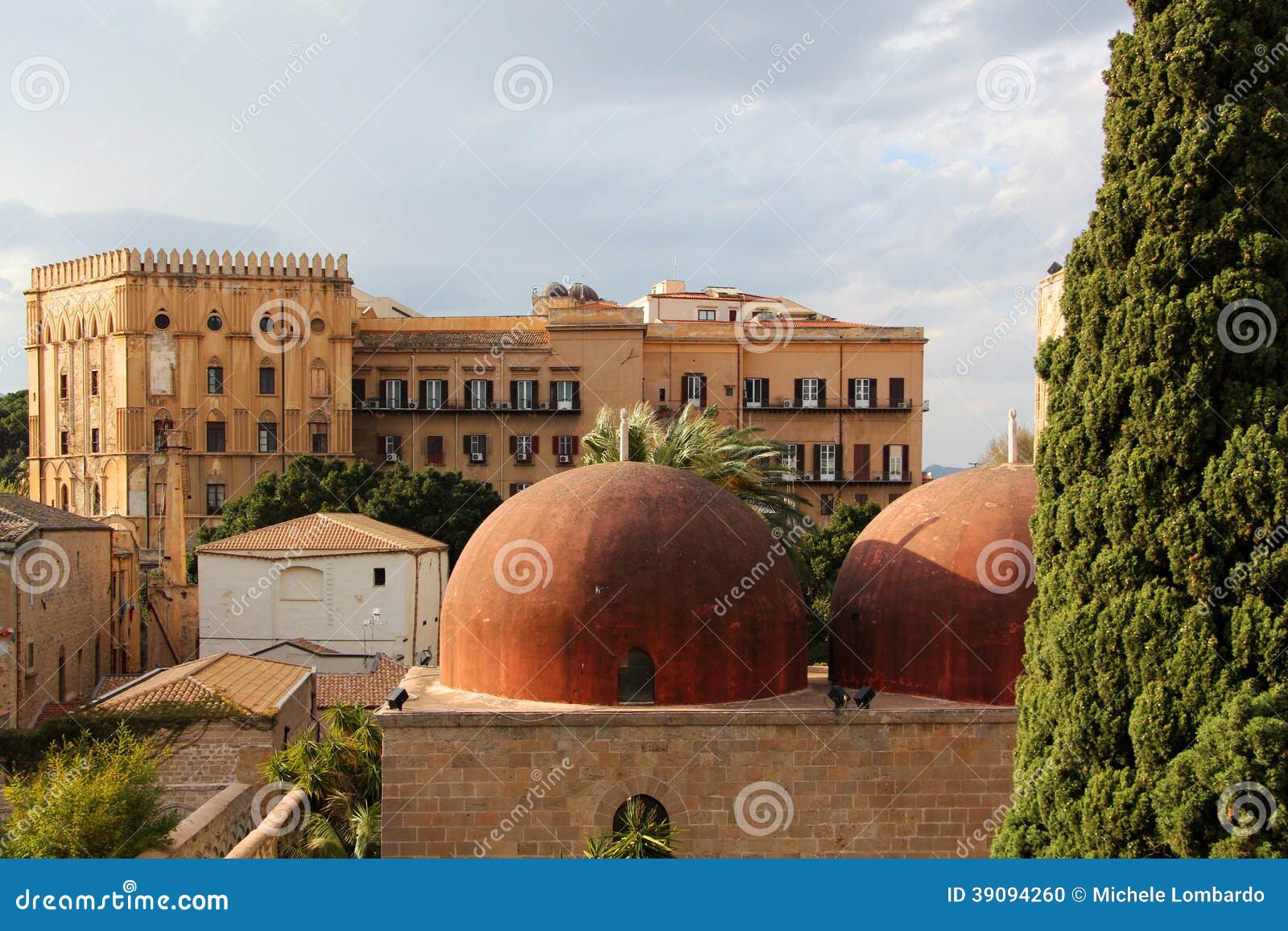 Il palazzo reale, Palermo fotografia stock. Immagine di tetti - 39094260