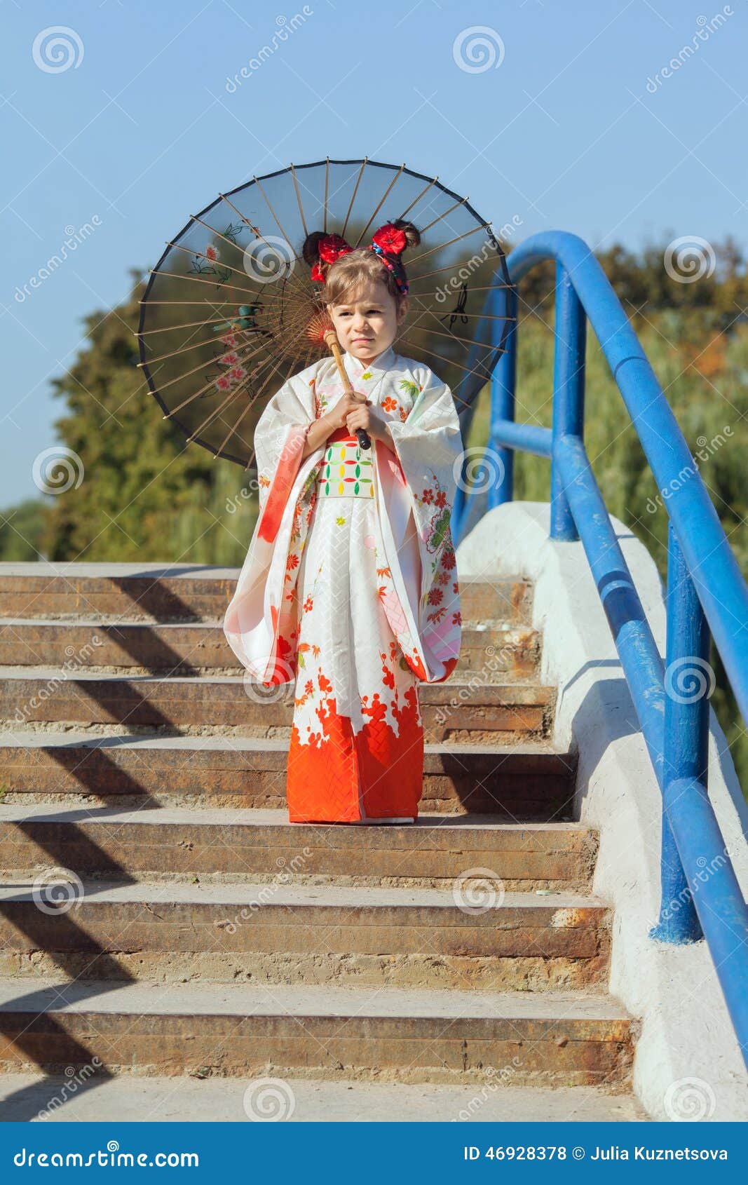 Il Piccolo Bambino Giapponese Del Kimono Fotografia Stock