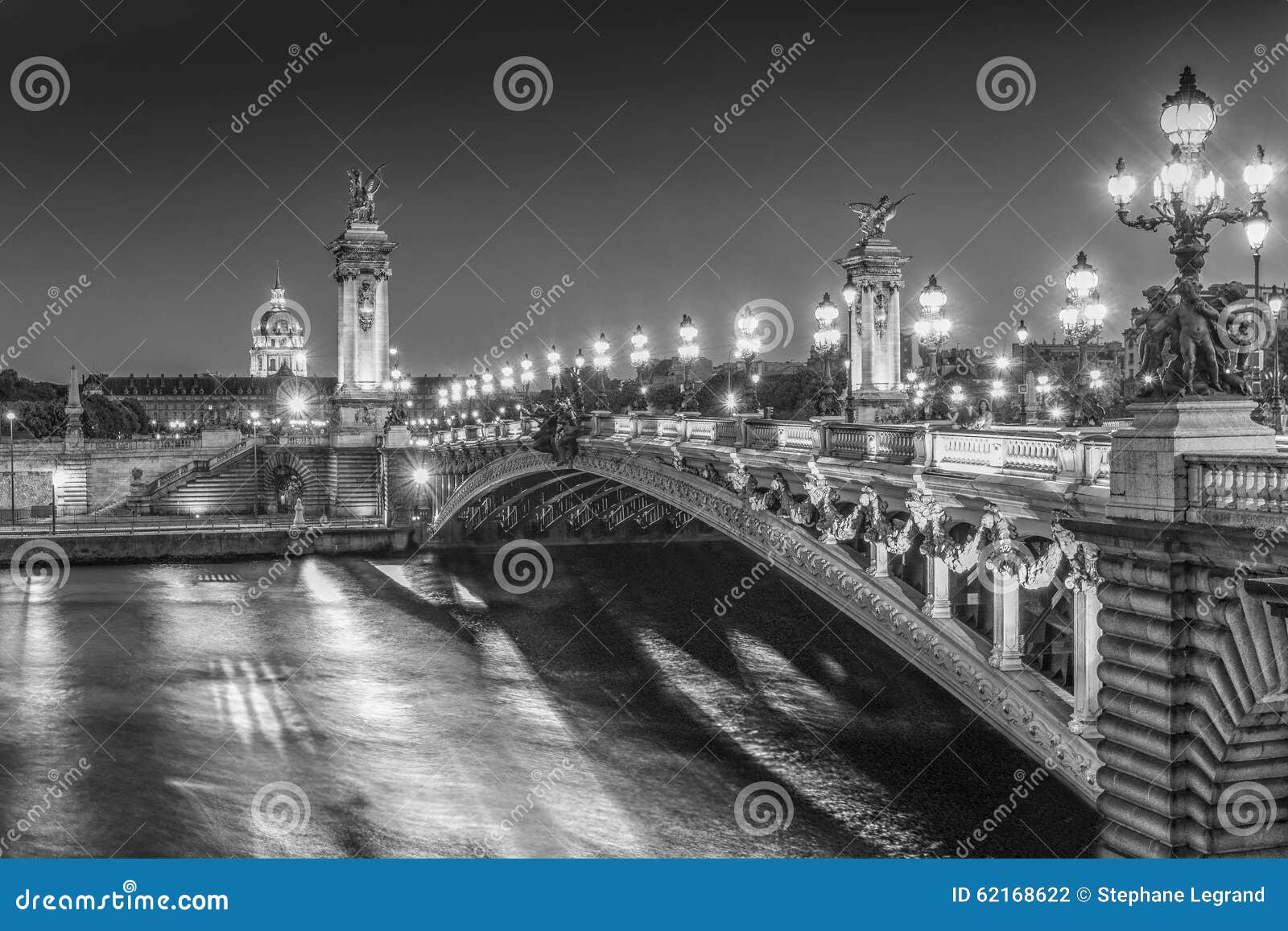 'Il Pont Alexandre III' De Parigi Fotografia Stock - Immagine di ...