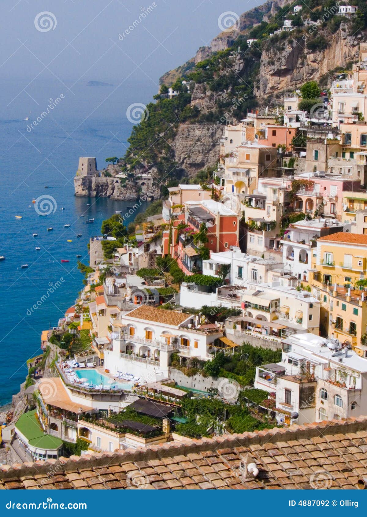 Il villaggio di Positano fotografia stock. Immagine di balcone - 4887092