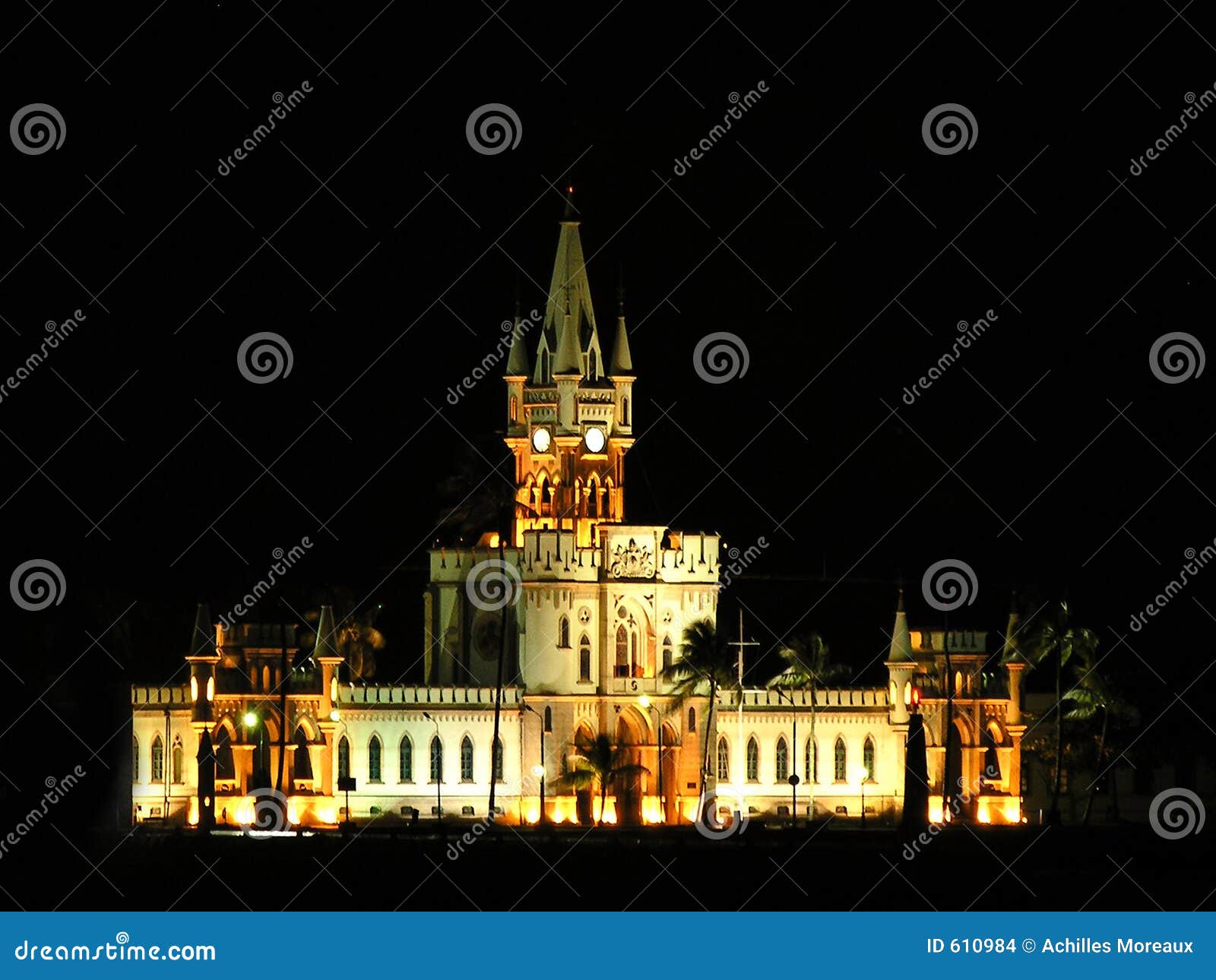 ilha fiscal palace night scene