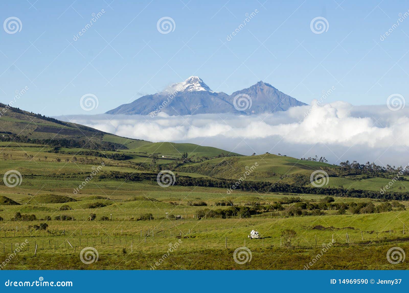 iliniza sur iliniza norte volcanos in ecuador