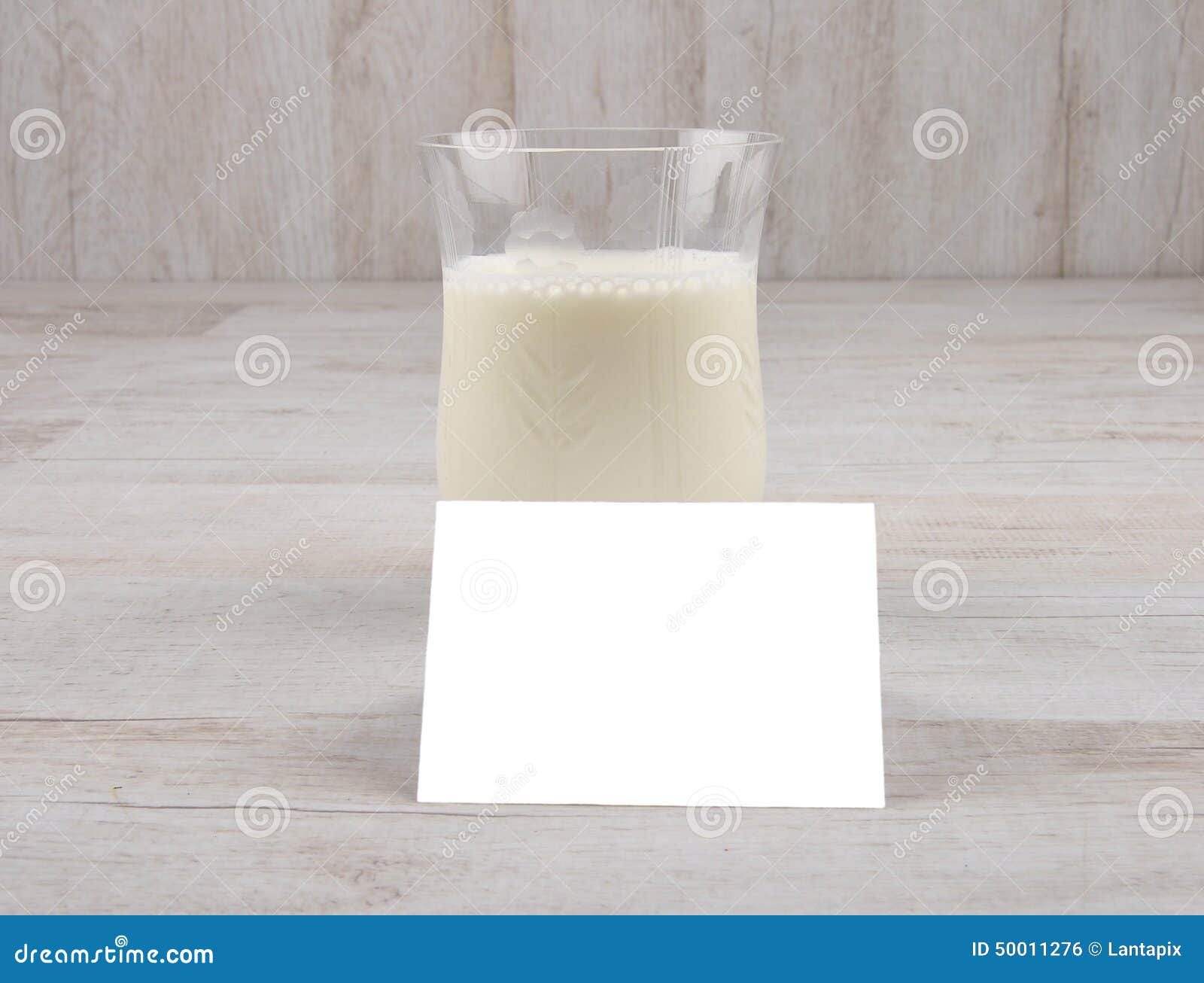 Immagine variopinta e croccante di im milch Glas