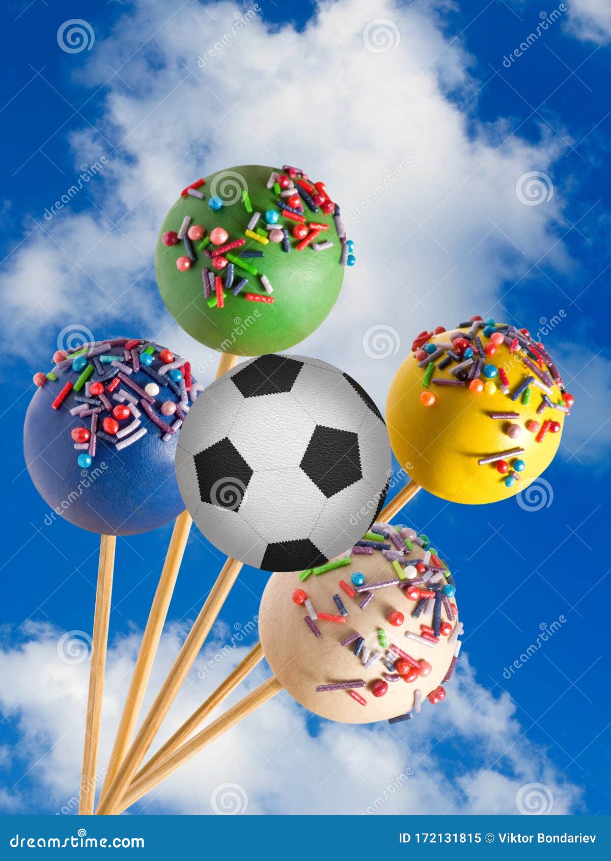 Image Des Bonbons Avec Un Délicieux Bonbon Formée Par Ballon De Football  Image stock - Image du rond, soccer: 172131815