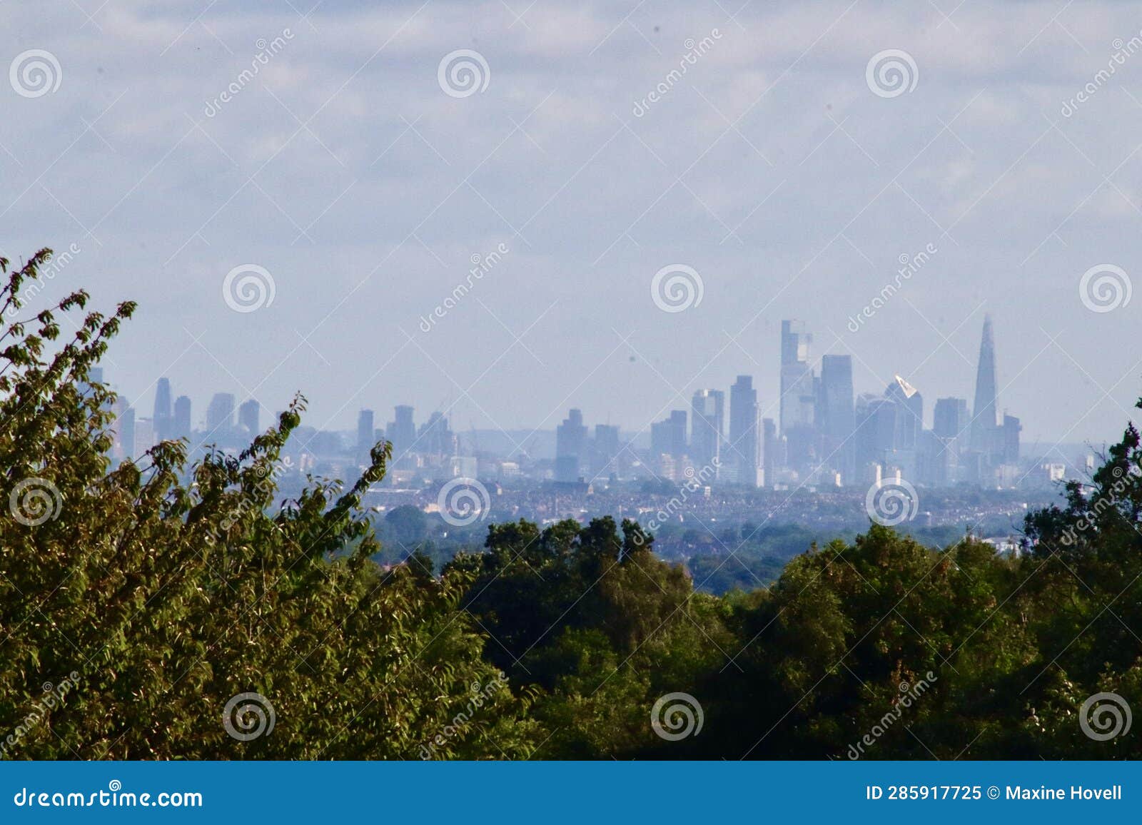 London Skyline from Epsom Downs Stock Image - Image of silhouette ...