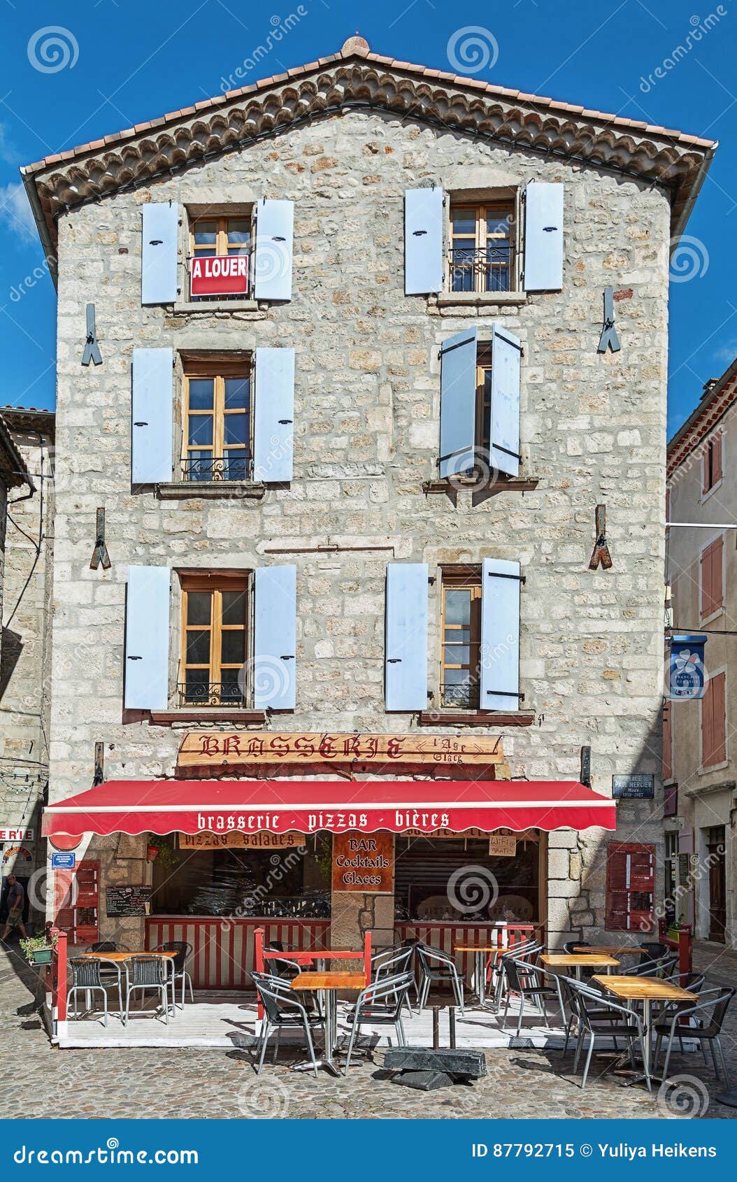 Moskee emulsie maximaliseren Image of a Restaurant in a Street in the Center of Largentiere Editorial  Image - Image of glass, home: 87792715