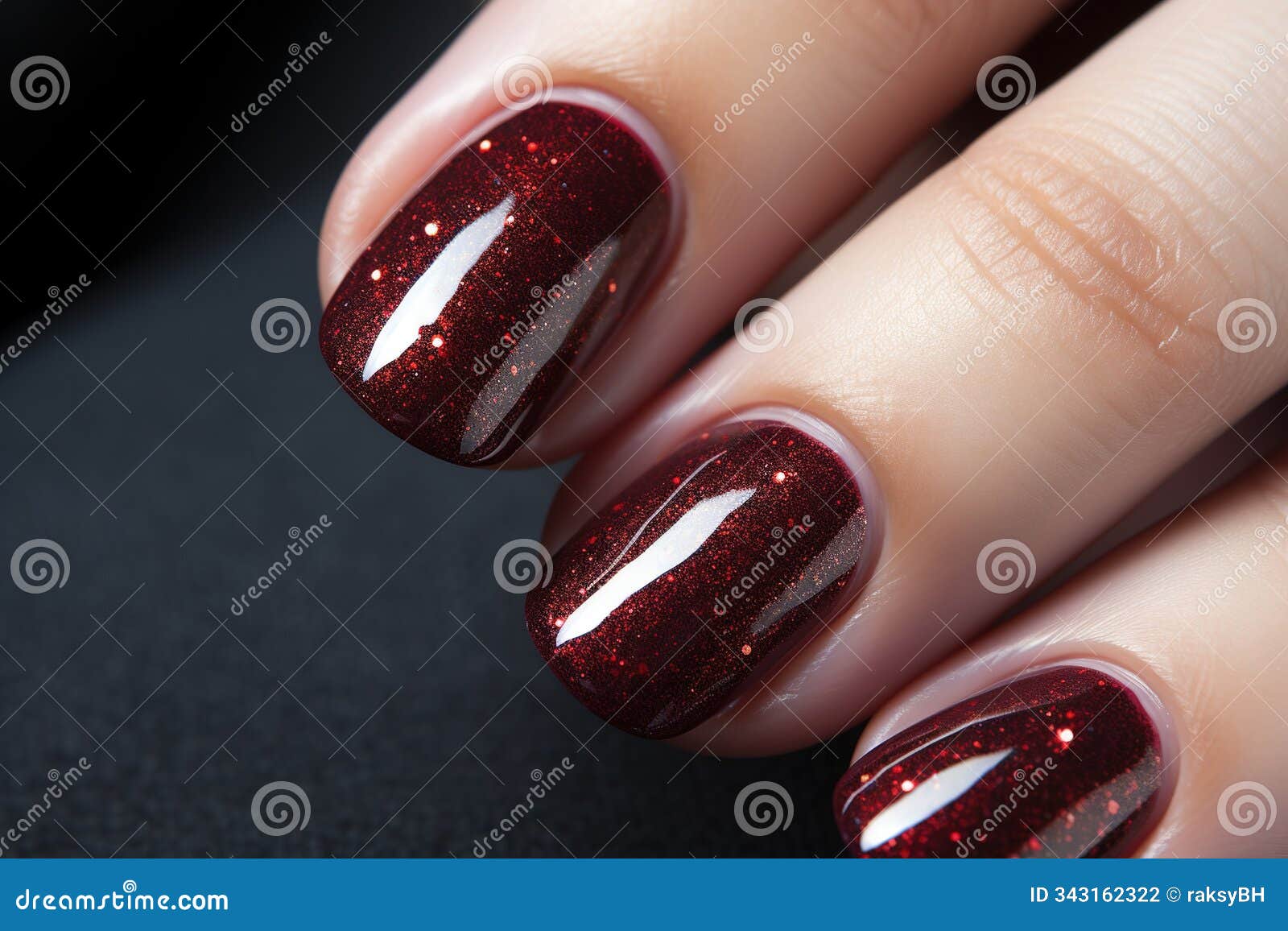 image of well-maintained and polished nails, close up