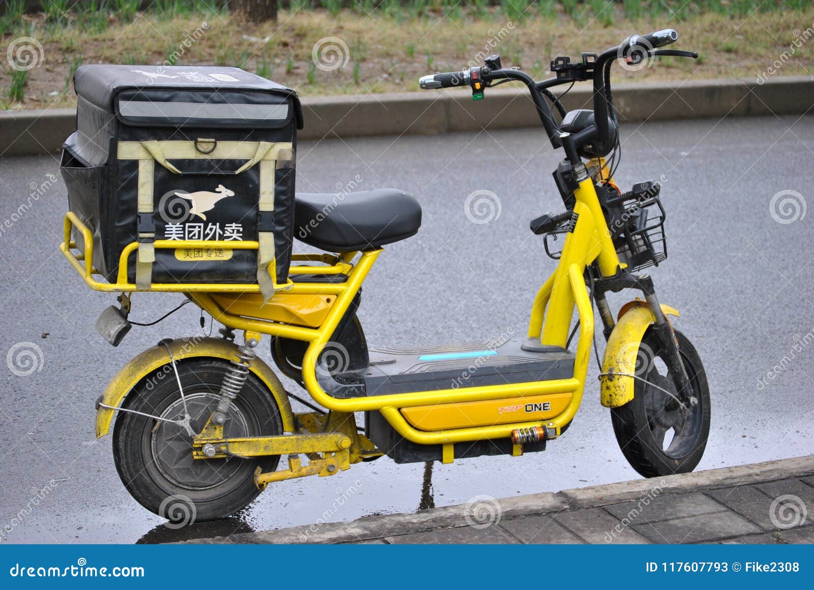 Chinese Delivery Bike editorial stock 