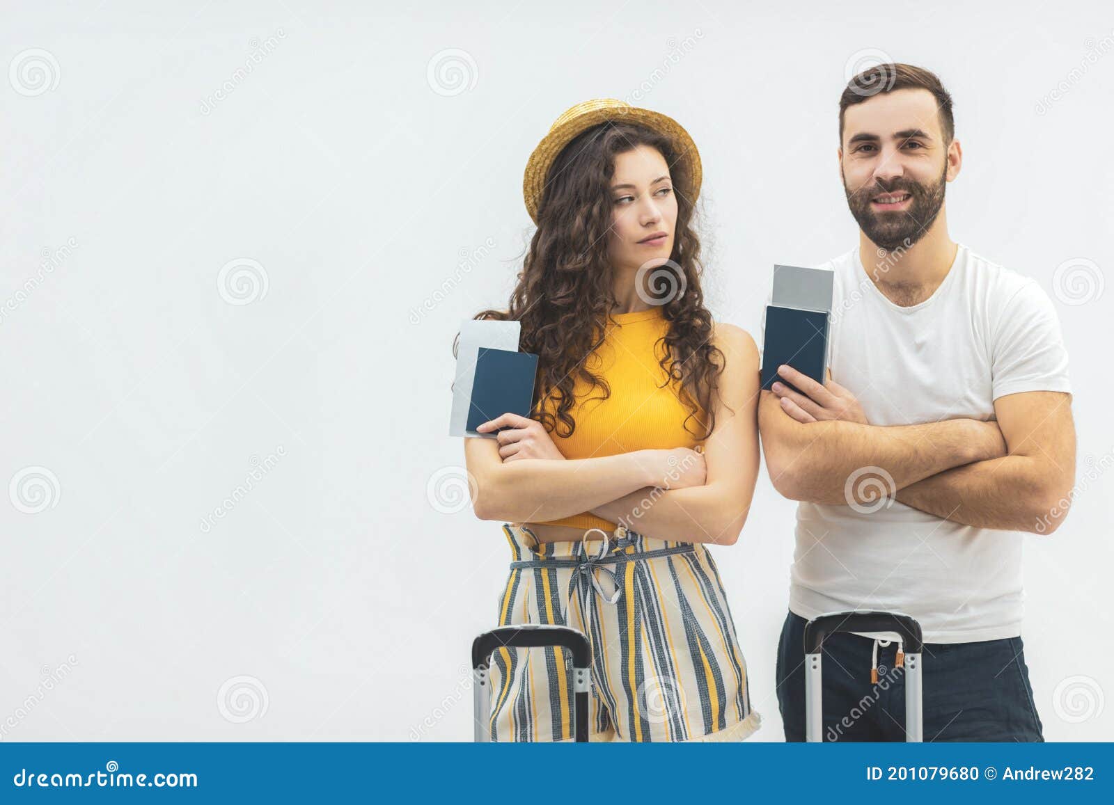 Imagen De Una Pareja Extática Con Pasaporte Con Boletos De Viaje Aislados Sobre Fondo Blanco. Foto de archivo - Imagen de interior, excitado: 201079680 Imagen De Una Pareja Extática Con Pasaporte Con Boletos De Viaje Aislados Sobre Fondo Blanco. Foto de archivo - Imagen de interior, excitado: 201079680
