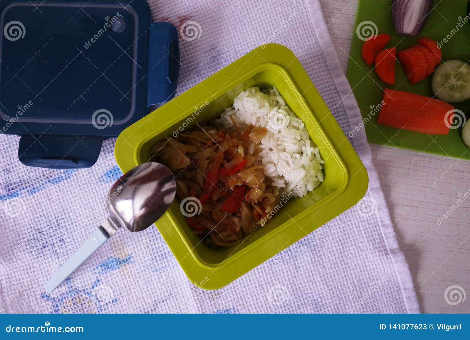 lunch-box-container-to-store-your-food-and-snacks-suitable-for-work