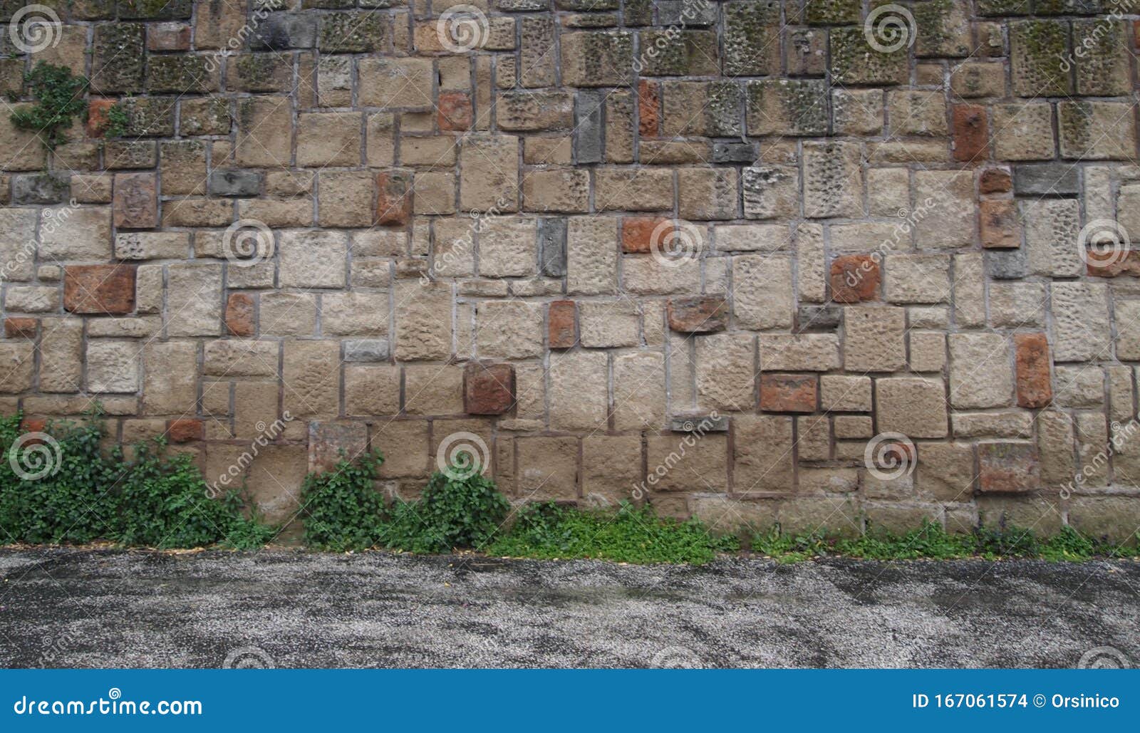parete di cemento da usare come sfondo, di colore grigio