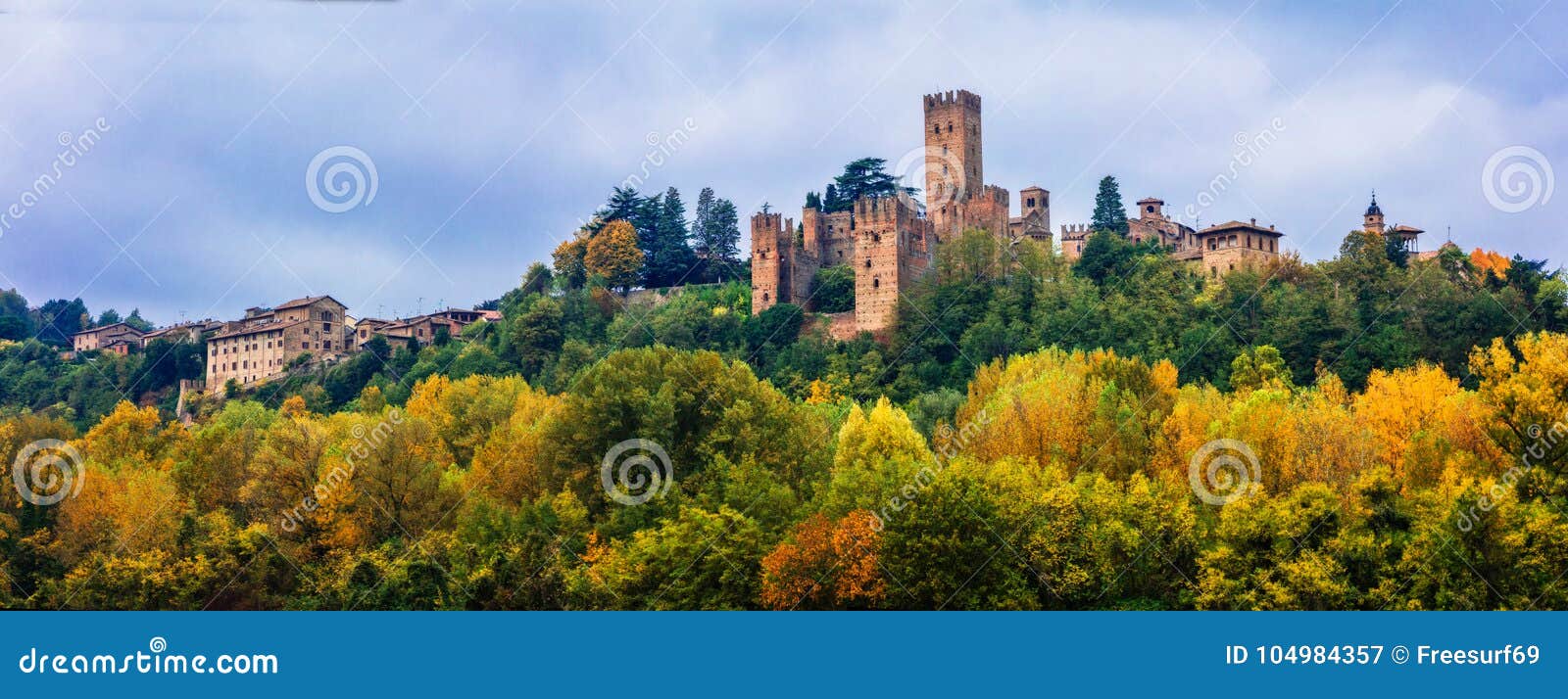 medieval towns and castles of italy - castell` arquato in emilia-