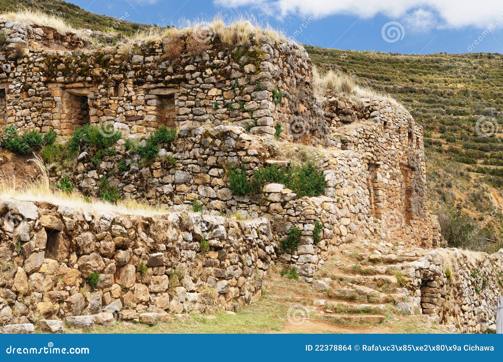 inca ruins, isla del sol, titicaca lake, bolivia