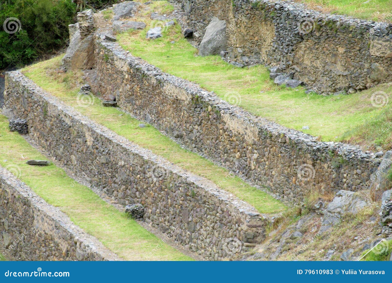 inca ruins ollantaytambo terraces, peru