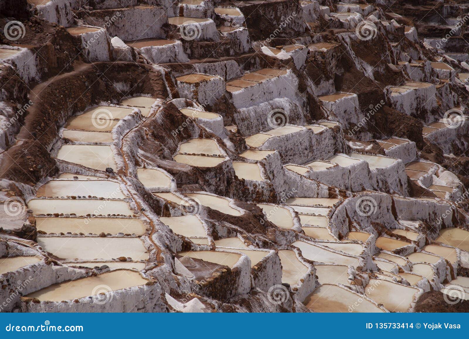 Incan utomhus- saltar minen i Anderna, Peru. Incan utomhus- saltar minen i de Anderna bergen nära Maras, Peru
