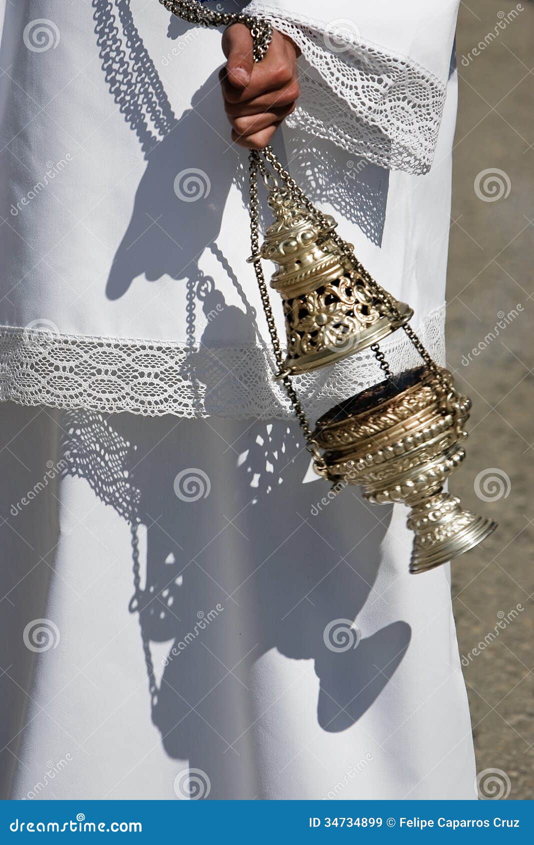 Incensario De Plata O Alpaca Para Quemar Incienso En La Semana Santa,  España Fotos, retratos, imágenes y fotografía de archivo libres de derecho.  Image 77085568