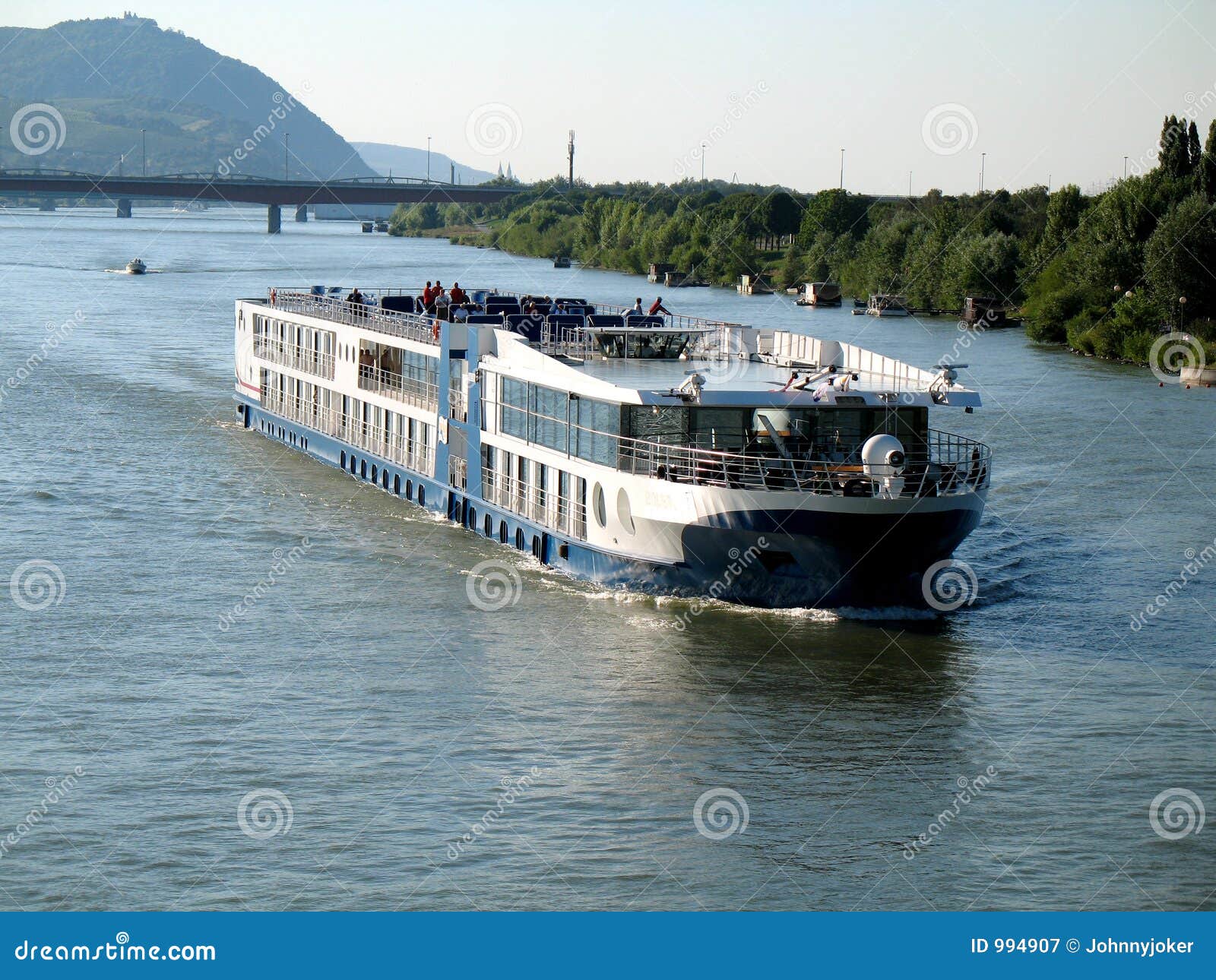 Incrociatore a Vienna immagine stock. Immagine di crociera 994907