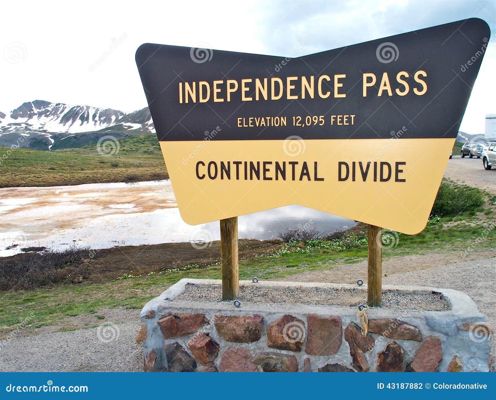 independence pass colorado continental divide sign