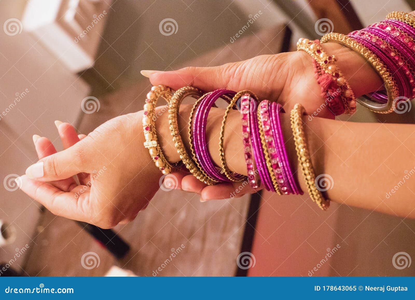Hindu dharma om charm plain silver bracelet jewelry manufacturer