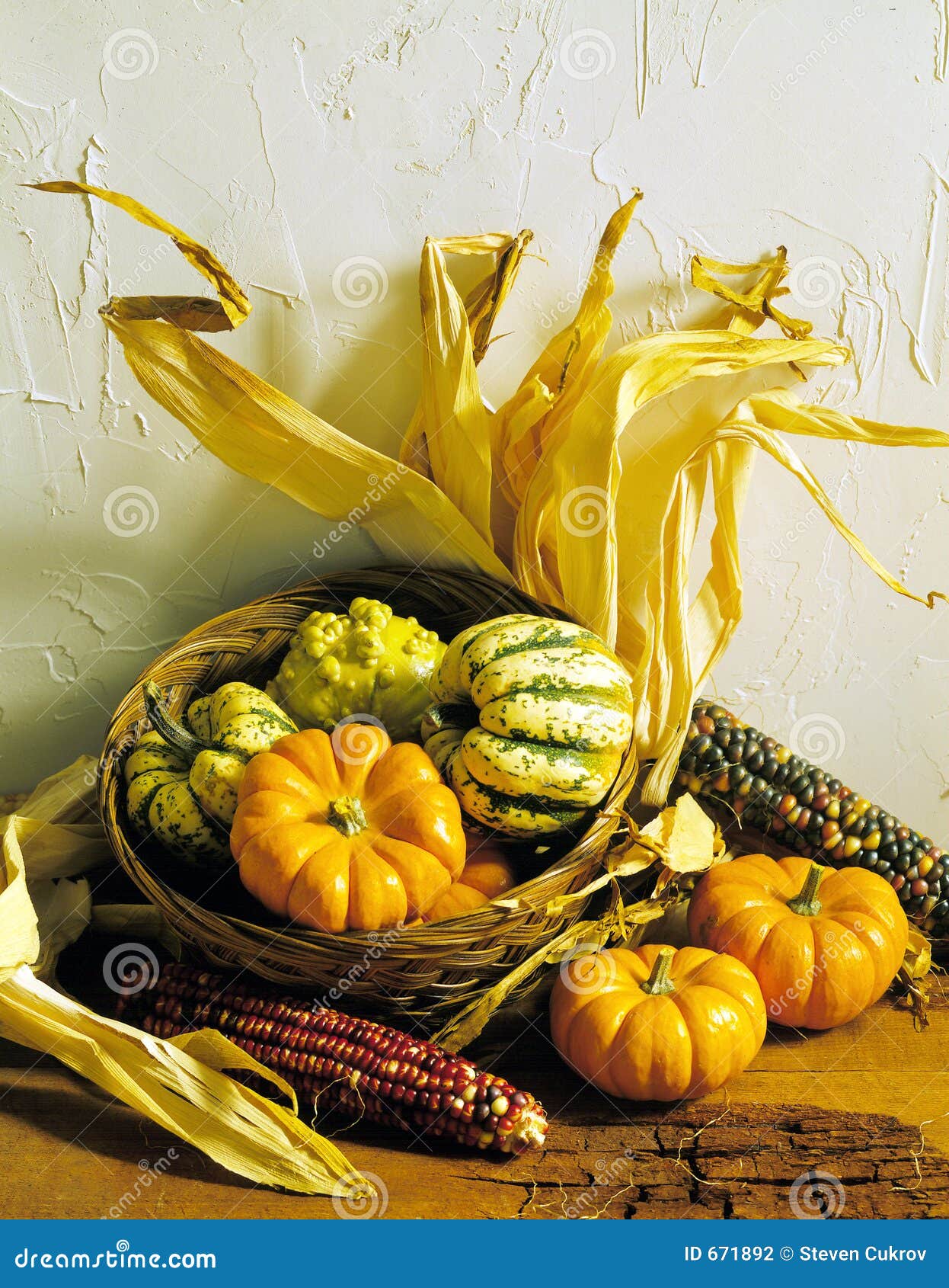 How to host a large thanksgiving dinner