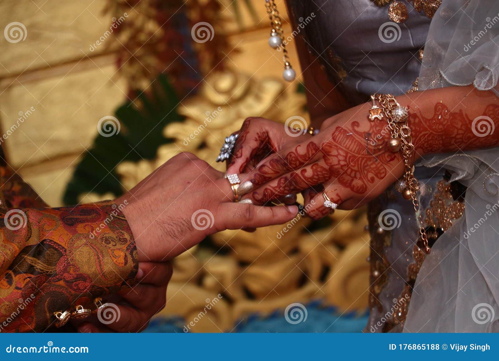Engagement Rings Couples Indian Ring Ceremony Stock Photo 1390357076 |  Shutterstock