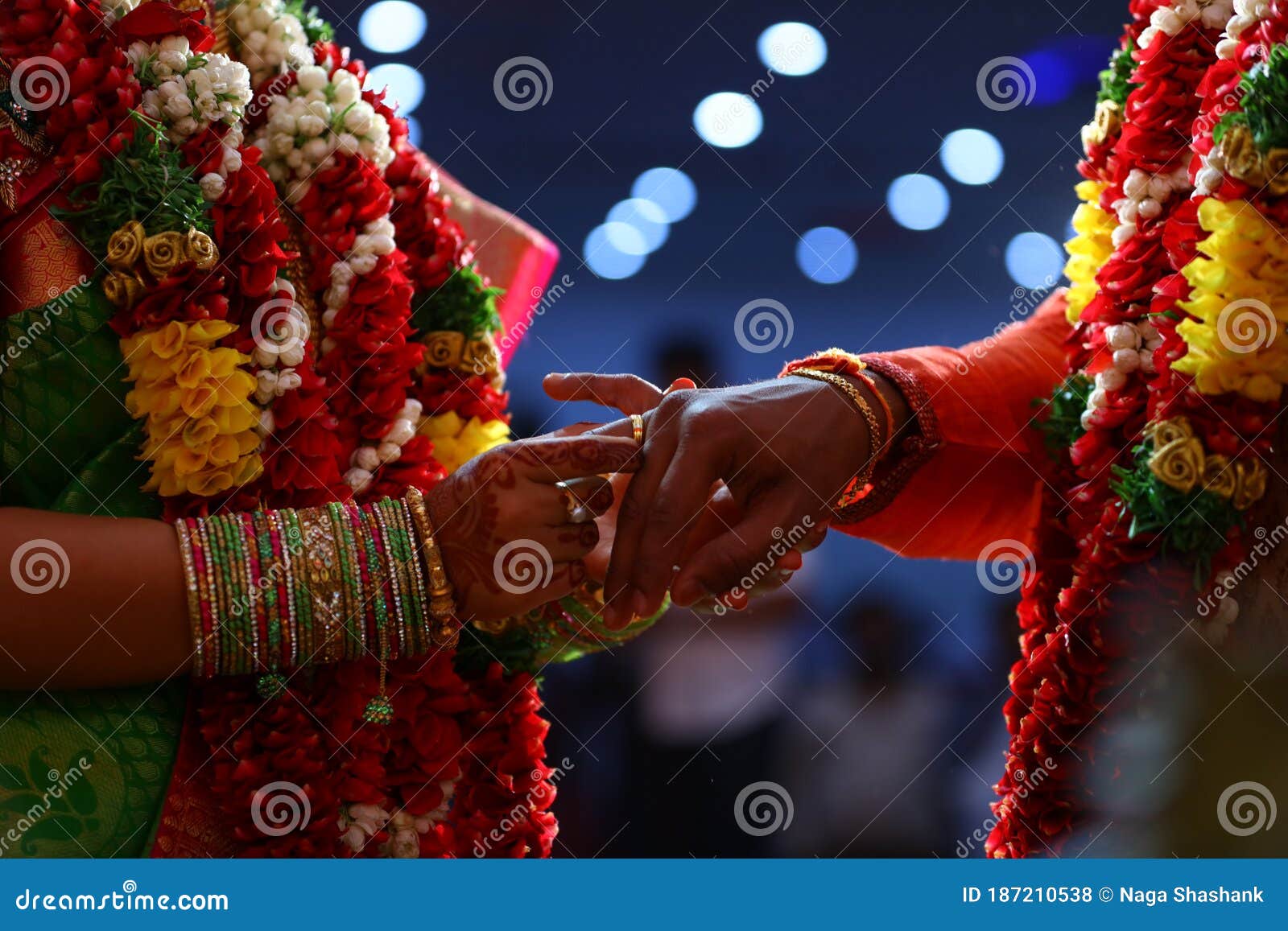 Featured image of post Love Photos Of Couples Indian : Download all photos and use them even for commercial projects.