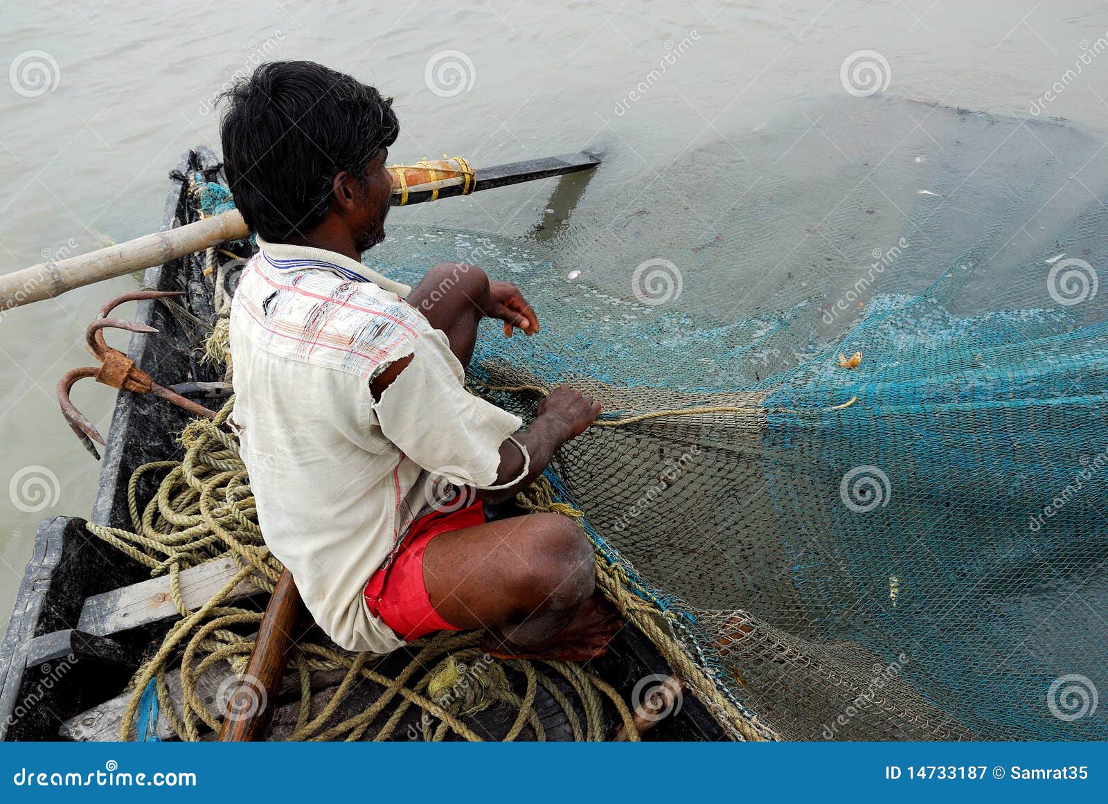 Indian fisherman. editorial photography. Image of sundarban - 14733187