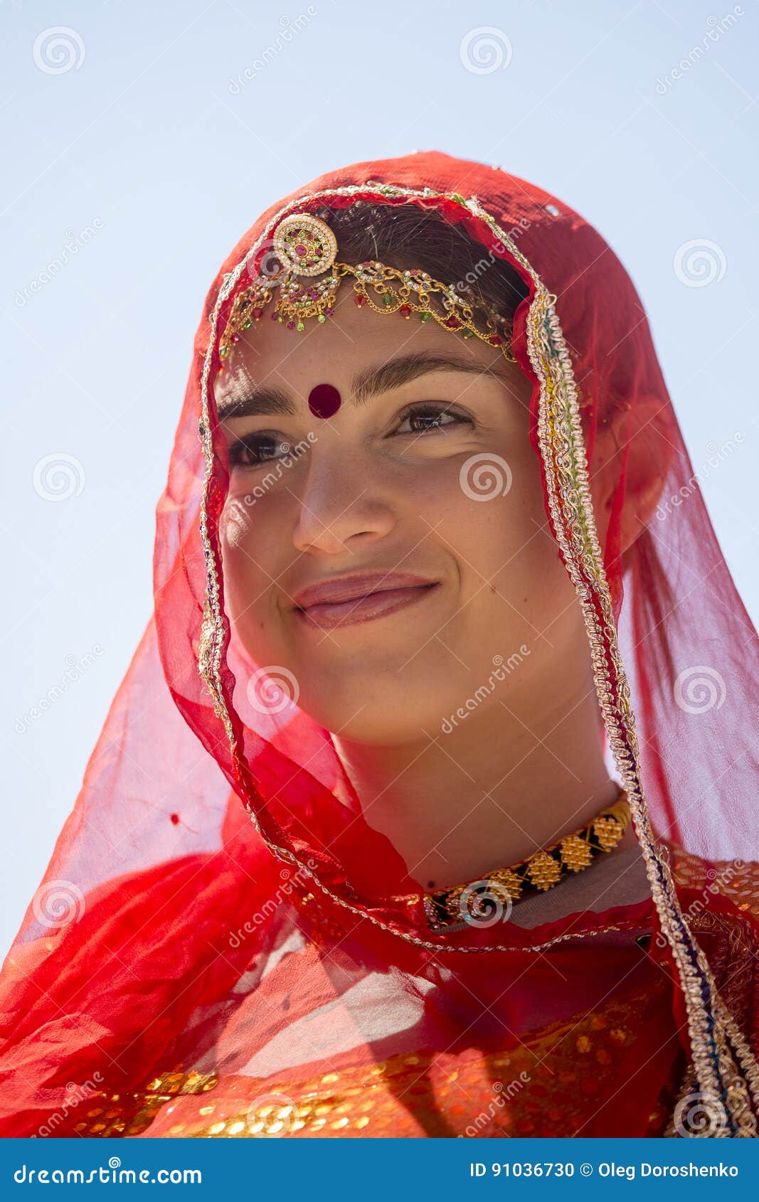 Rajasthani woman giving pose wearing traditional dress in front house  jodhapur rajasthan India..., Stock Photo, Picture And Rights Managed Image.  Pic. DPA-MSA-183782 | agefotostock